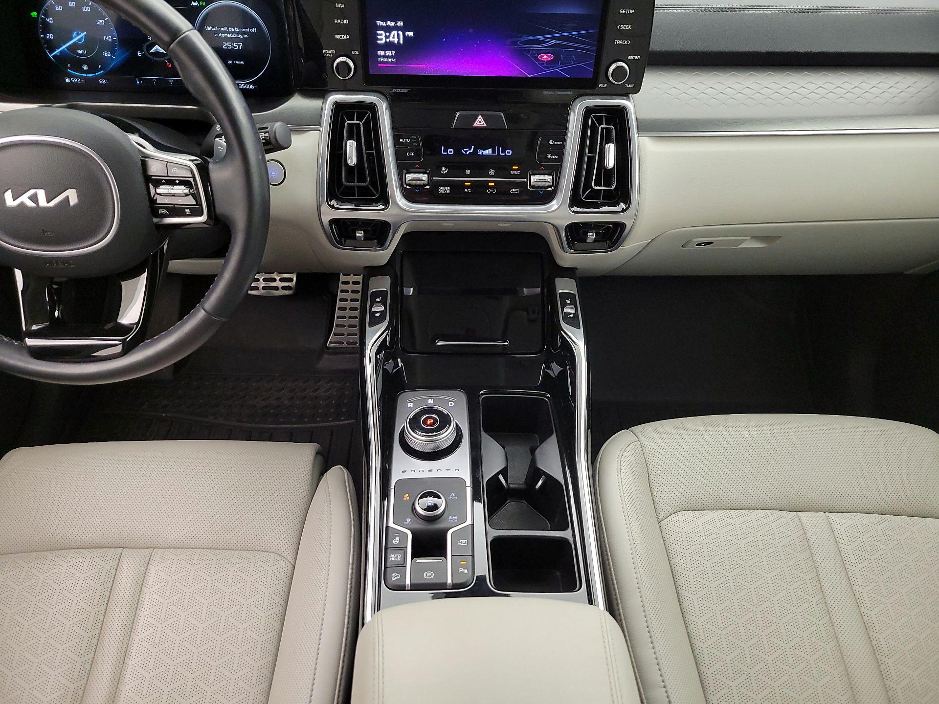 Thumbnail: 2023 Kia Sorento - 18