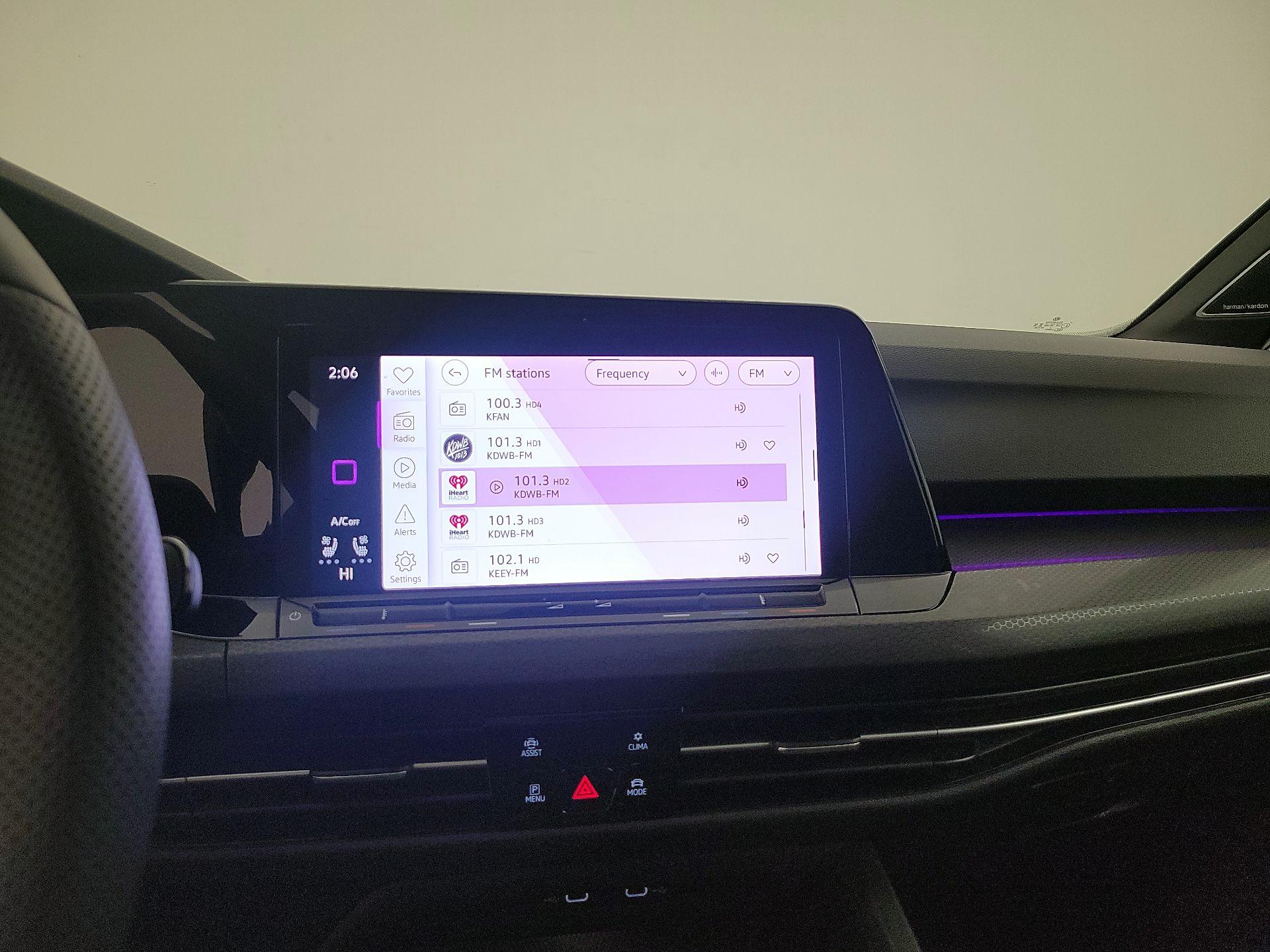 Thumbnail: 2022 Volkswagen Golf - 16