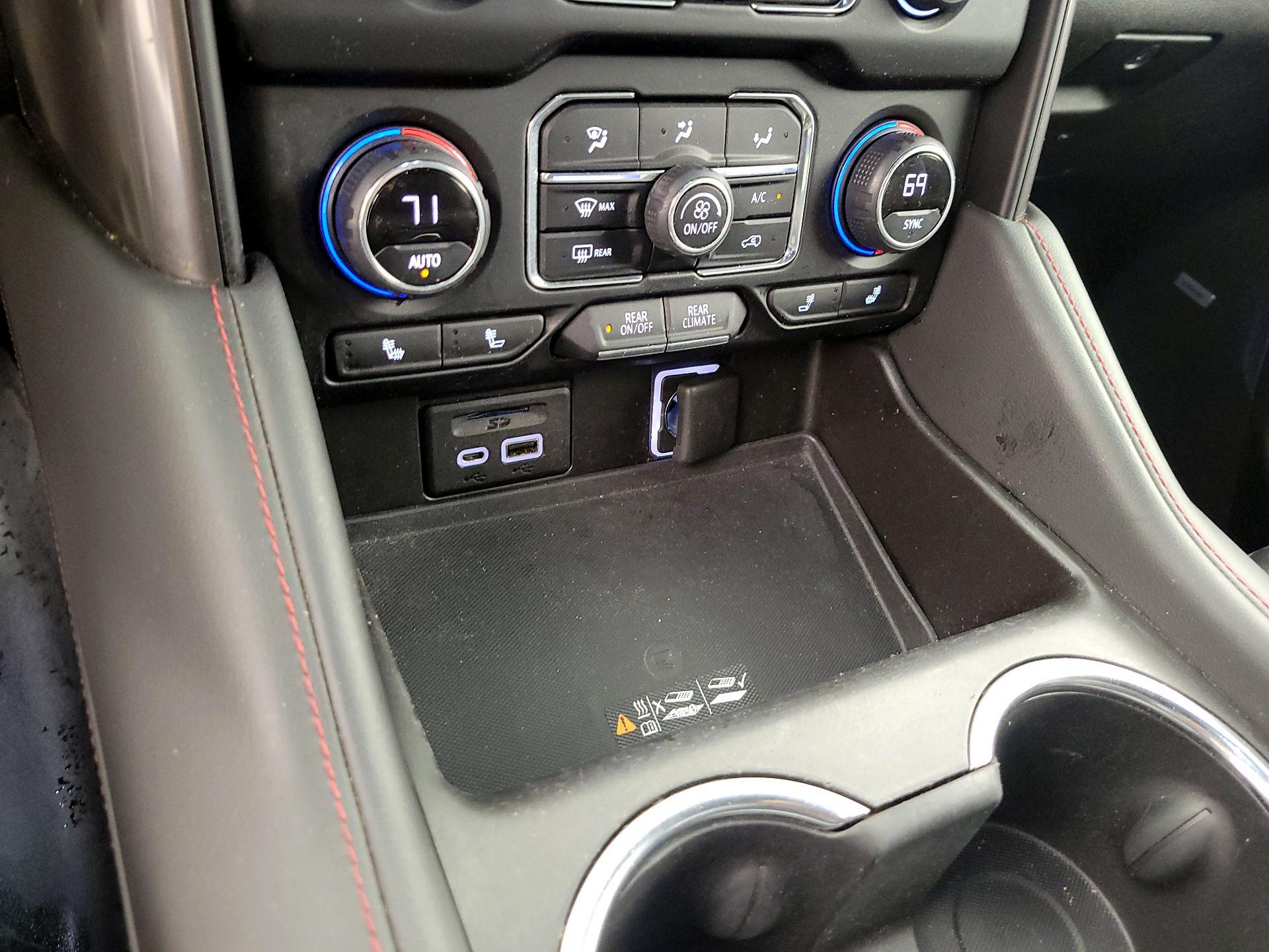 Thumbnail: 2021 Chevrolet Tahoe - 19