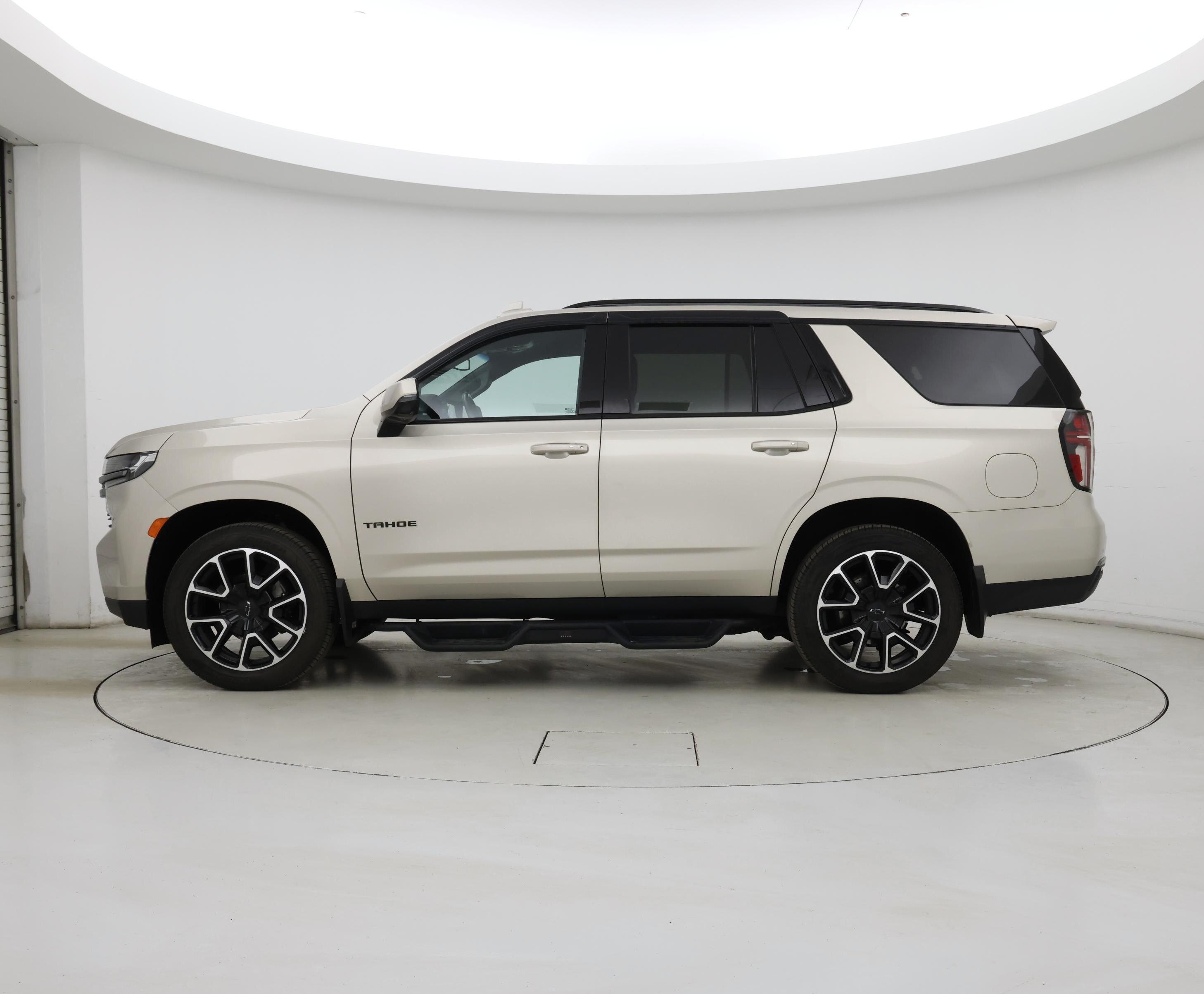 Thumbnail: 2021 Chevrolet Tahoe - 3