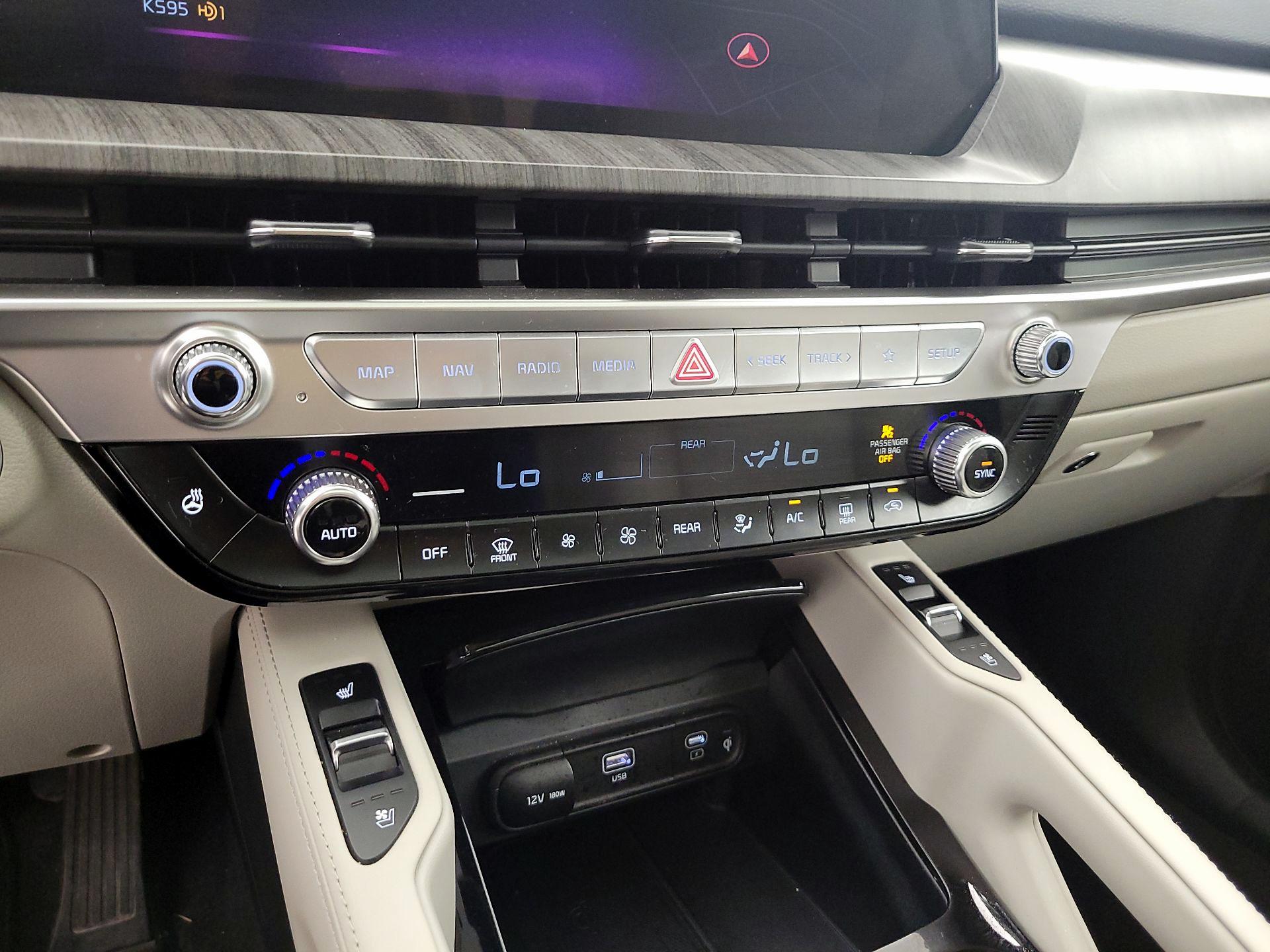 Thumbnail: 2023 Kia Telluride - 17