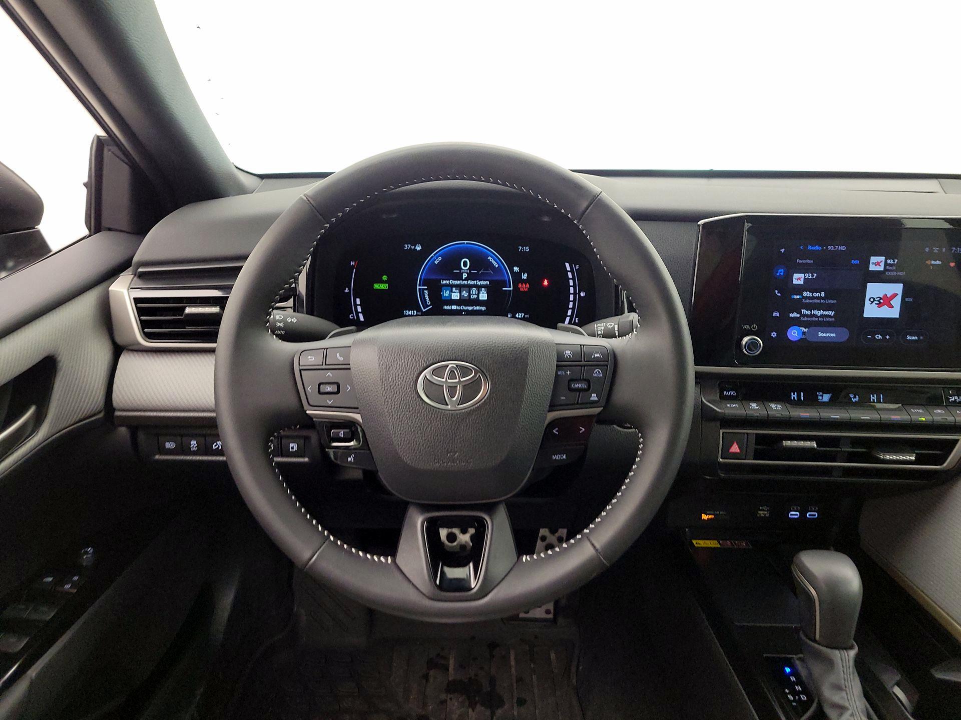 Thumbnail: 2025 Toyota Camry - 10