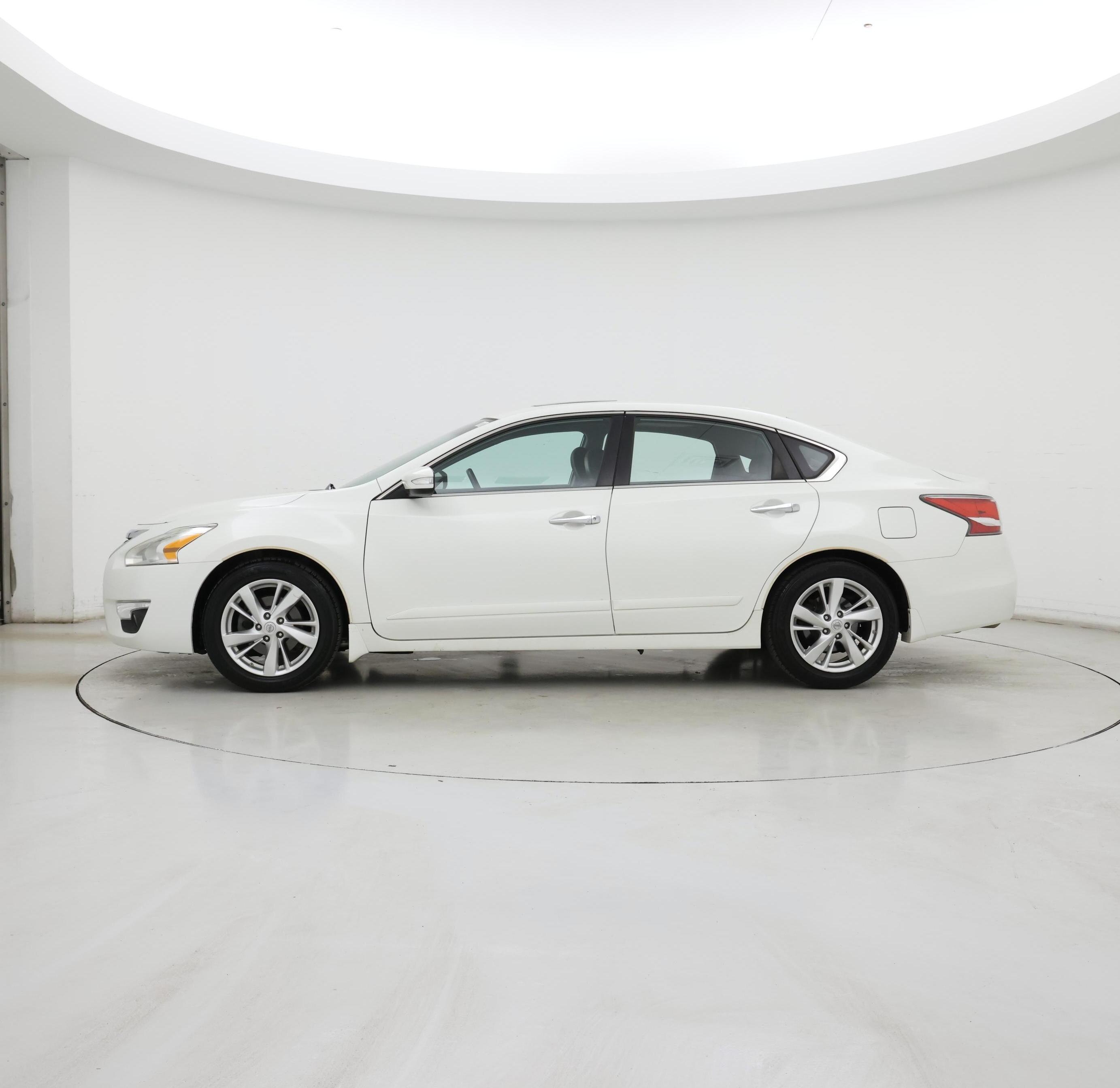 Thumbnail: 2015 Nissan Altima - 3