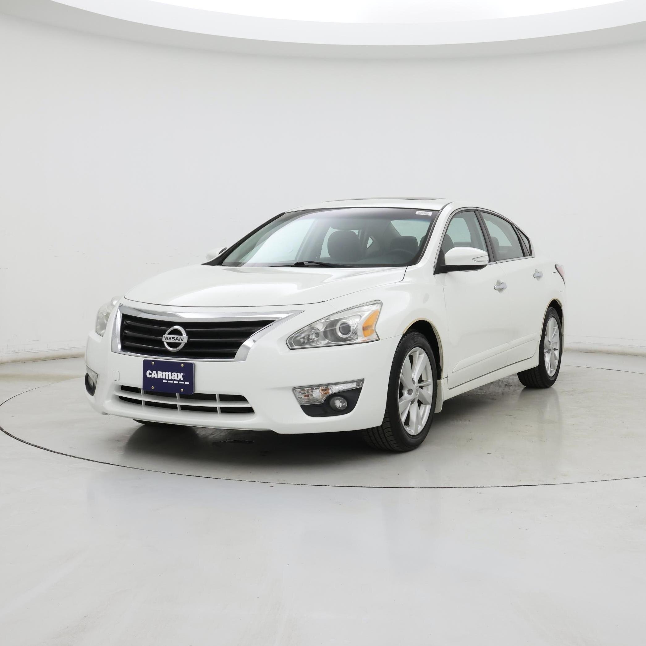 Thumbnail: 2015 Nissan Altima - 4
