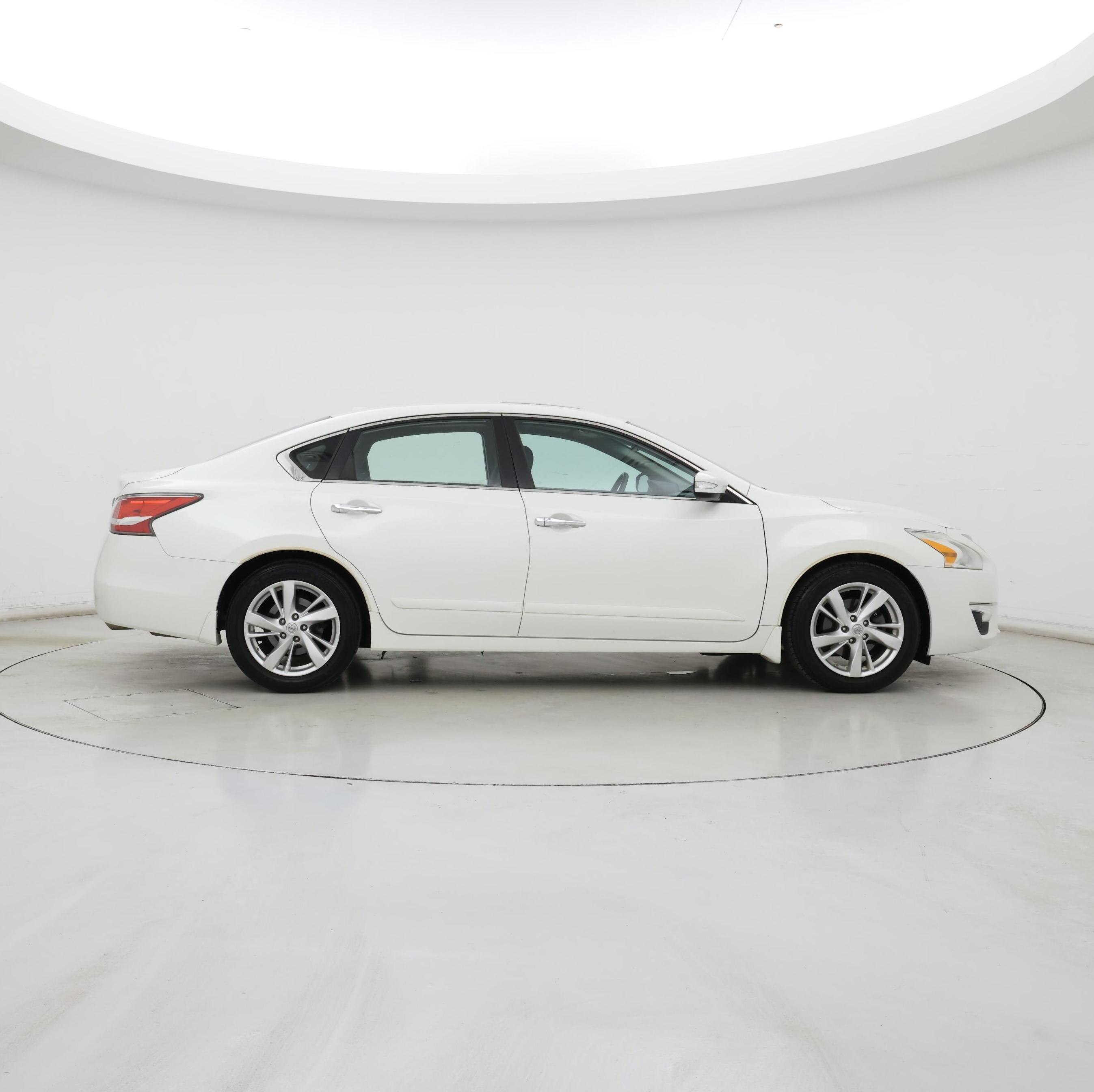 Thumbnail: 2015 Nissan Altima - 7