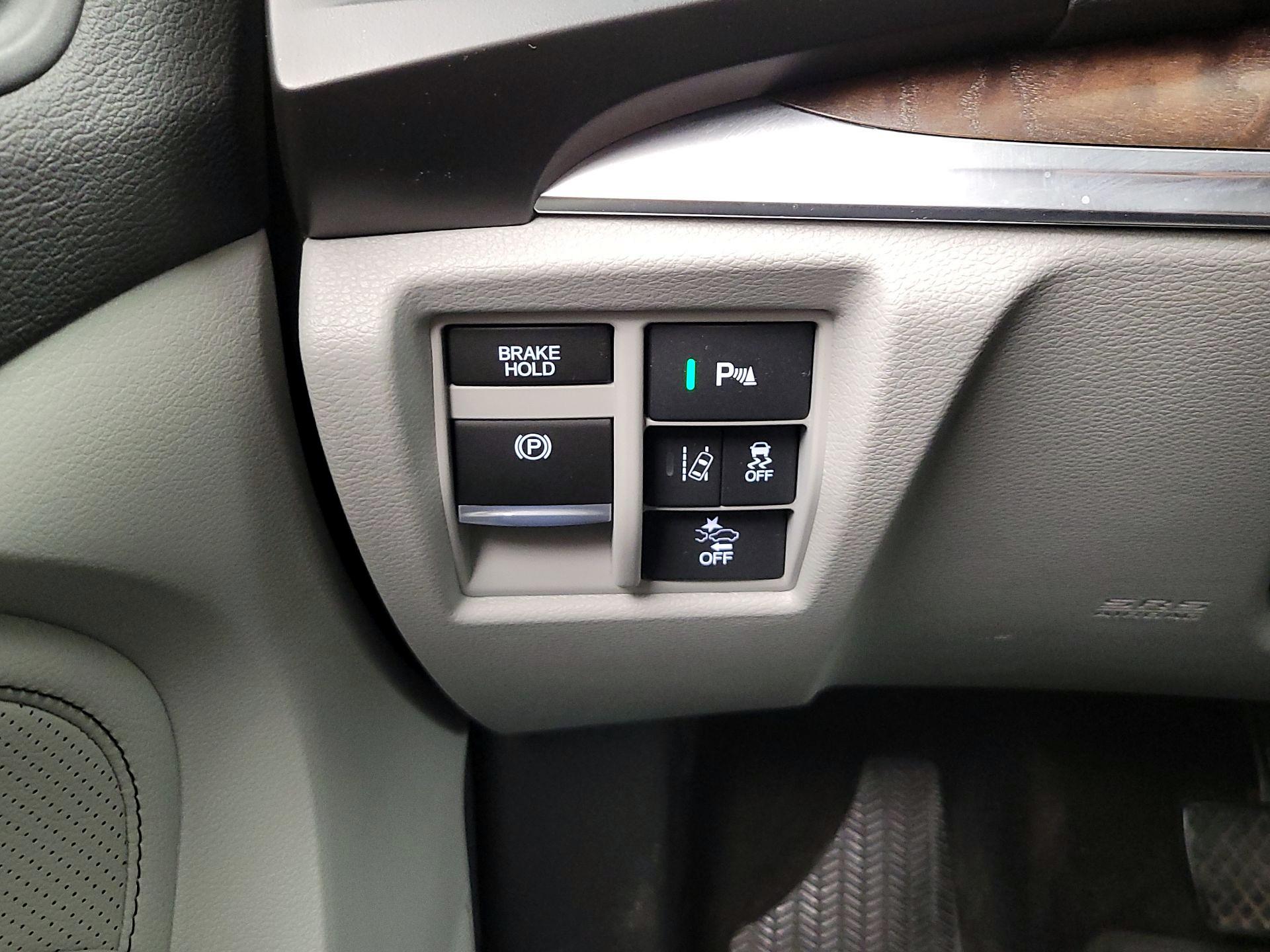 Thumbnail: 2020 Acura MDX - 13