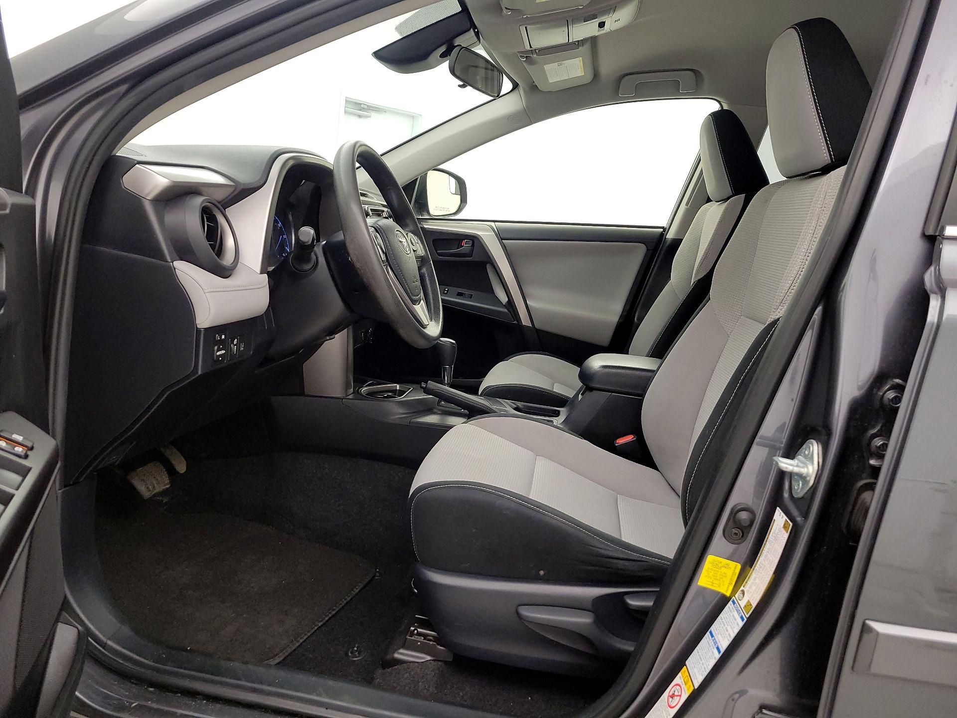 Thumbnail: 2018 Toyota RAV4 - 11