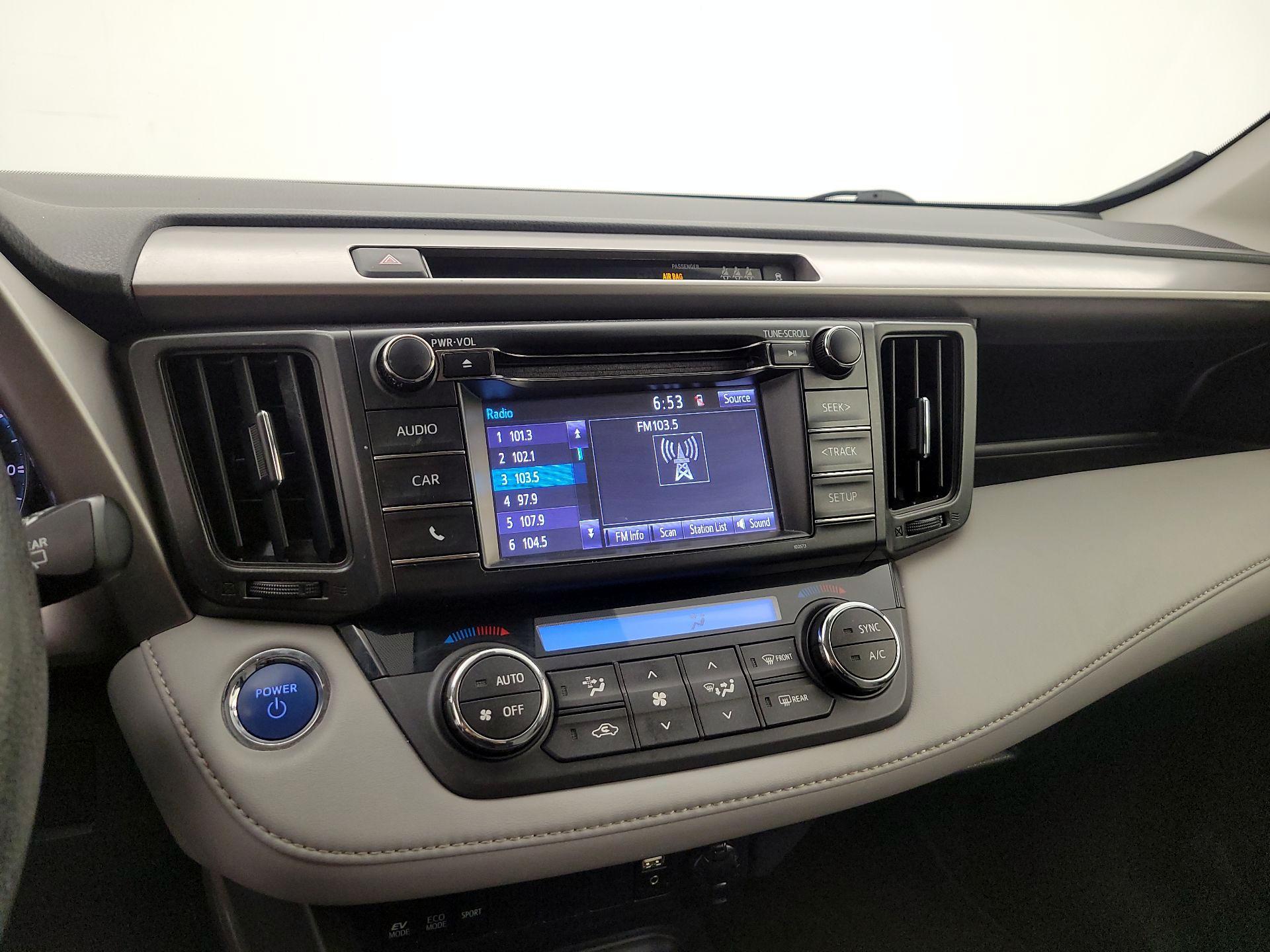 Thumbnail: 2018 Toyota RAV4 - 15