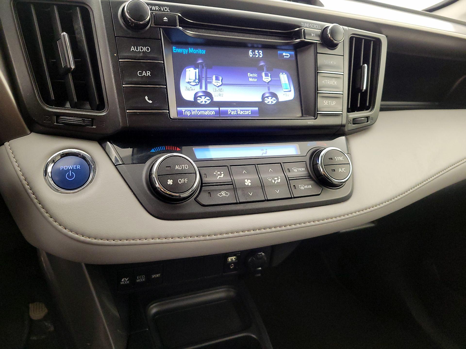 Thumbnail: 2018 Toyota RAV4 - 16