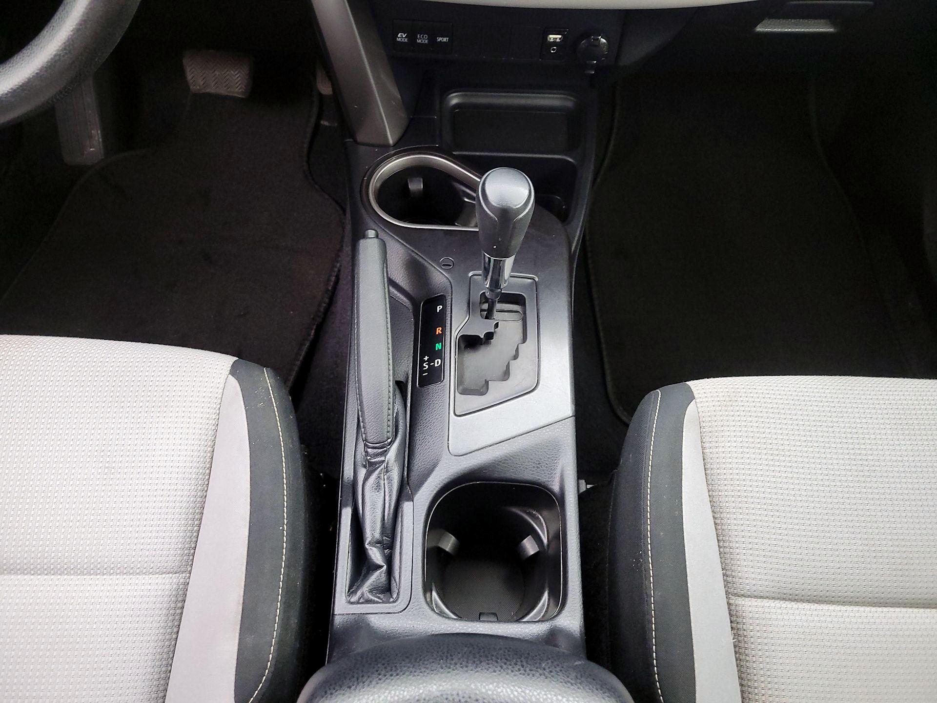 Thumbnail: 2018 Toyota RAV4 - 17