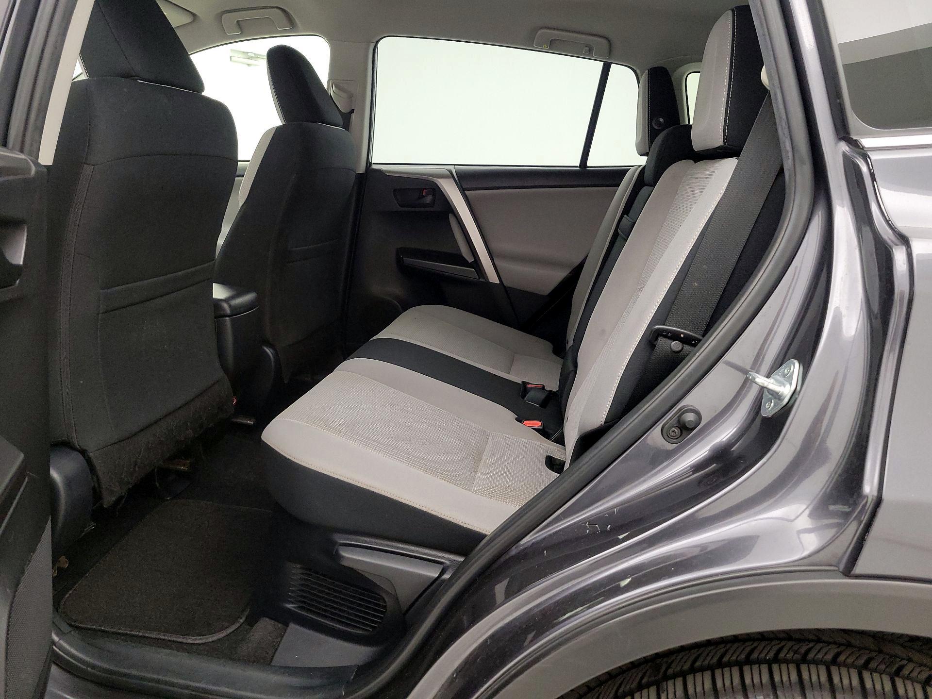 Thumbnail: 2018 Toyota RAV4 - 19