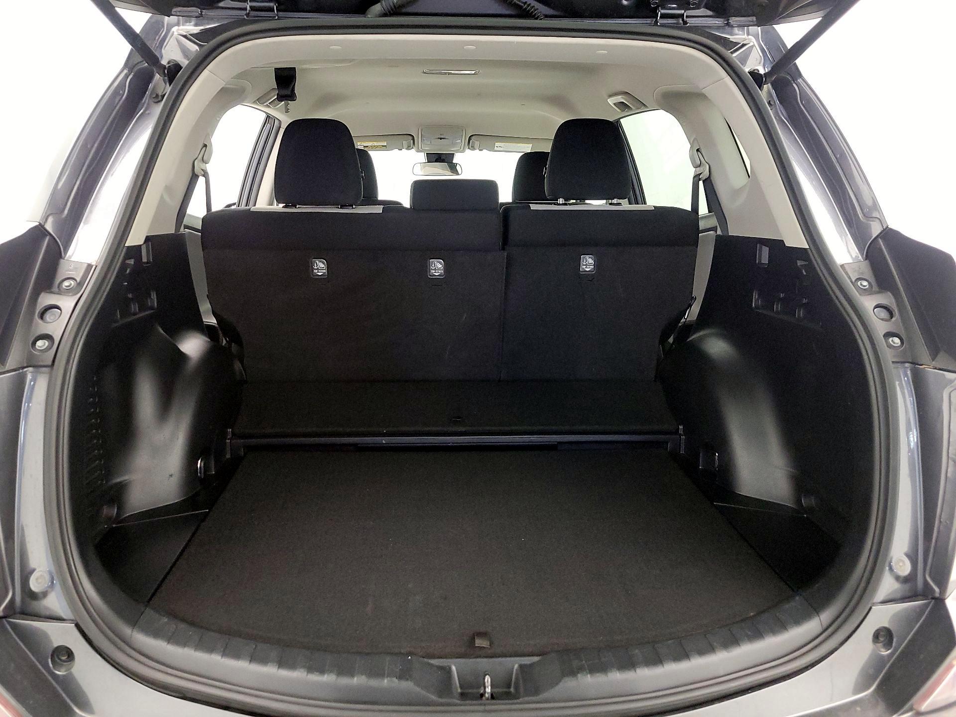 Thumbnail: 2018 Toyota RAV4 - 20