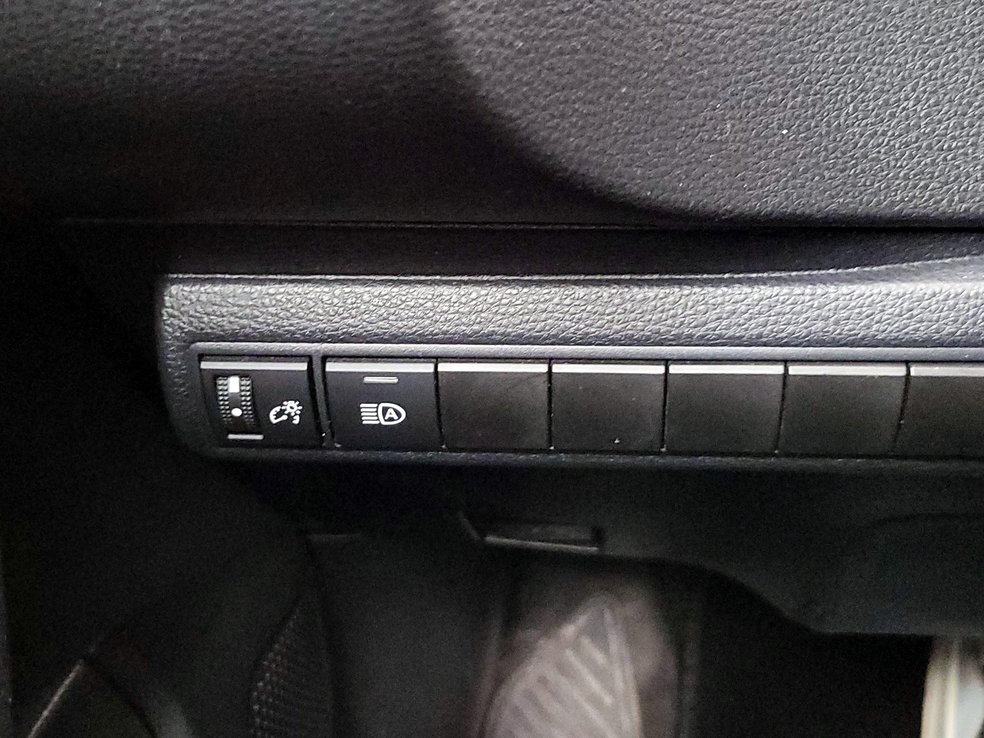 Thumbnail: 2020 Toyota Corolla - 13