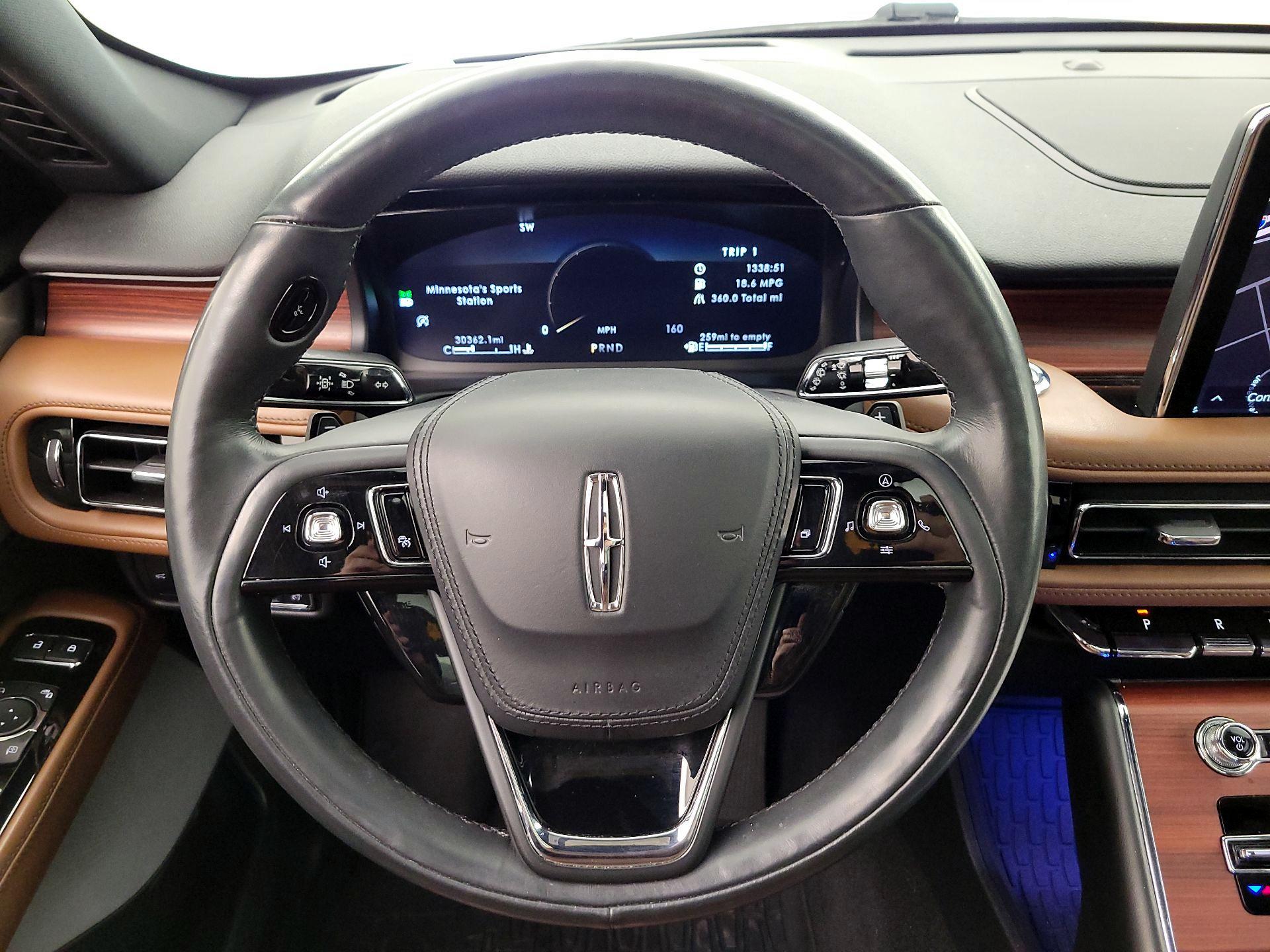 Thumbnail: 2021 Lincoln Aviator - 10