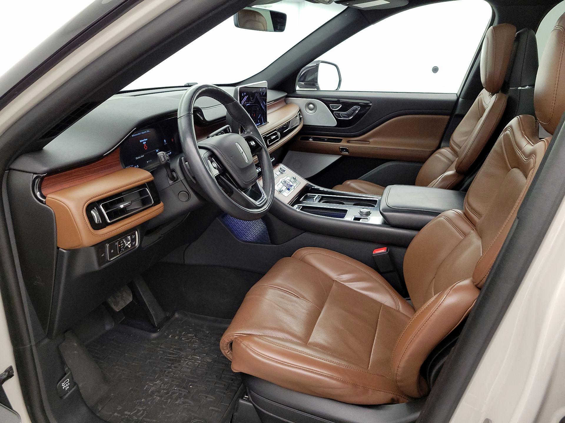 Thumbnail: 2021 Lincoln Aviator - 11