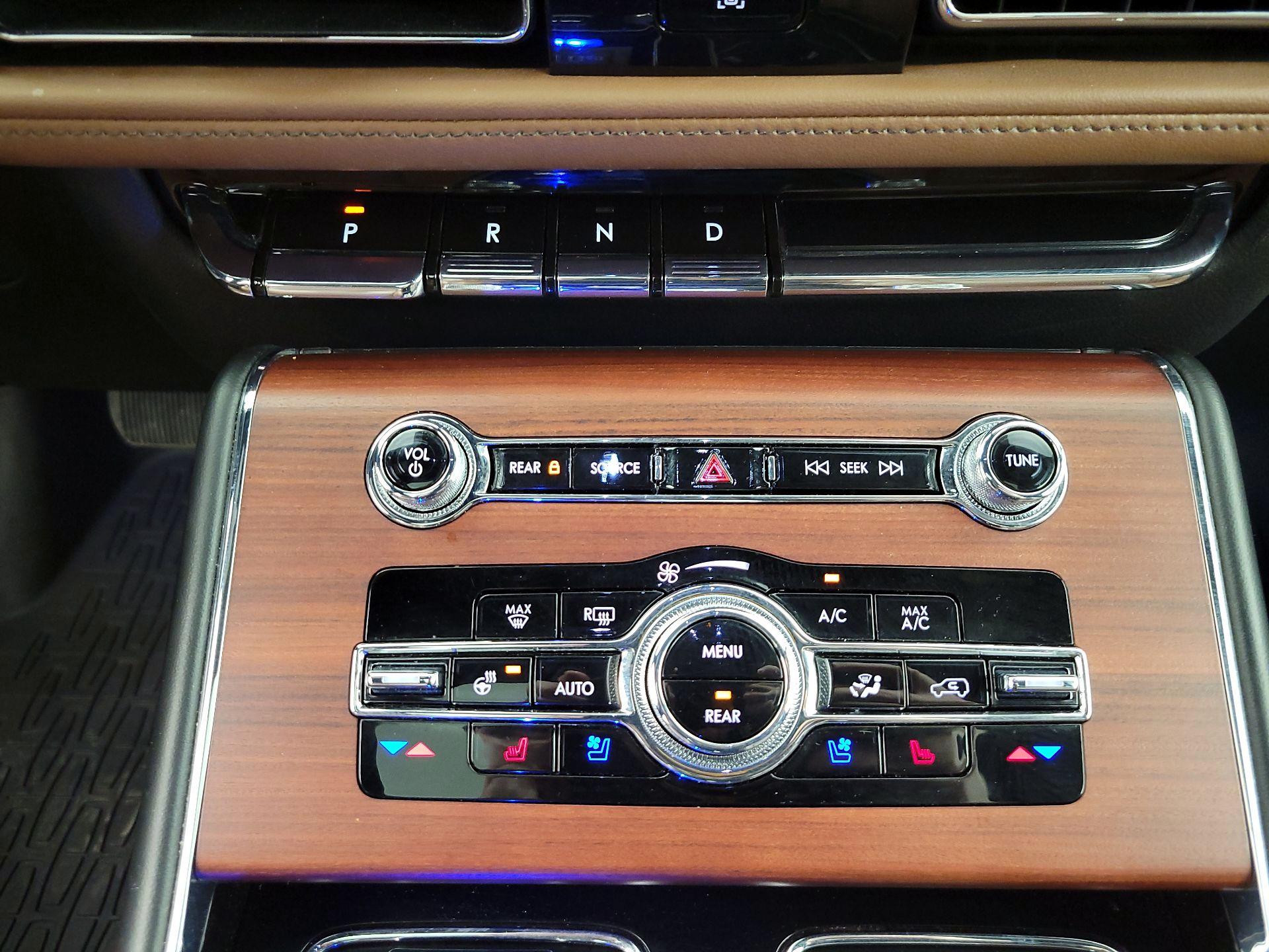 Thumbnail: 2021 Lincoln Aviator - 18