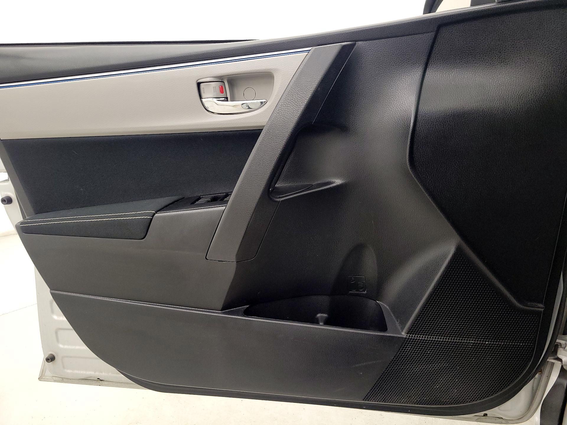 Thumbnail: 2014 Toyota Corolla - 12