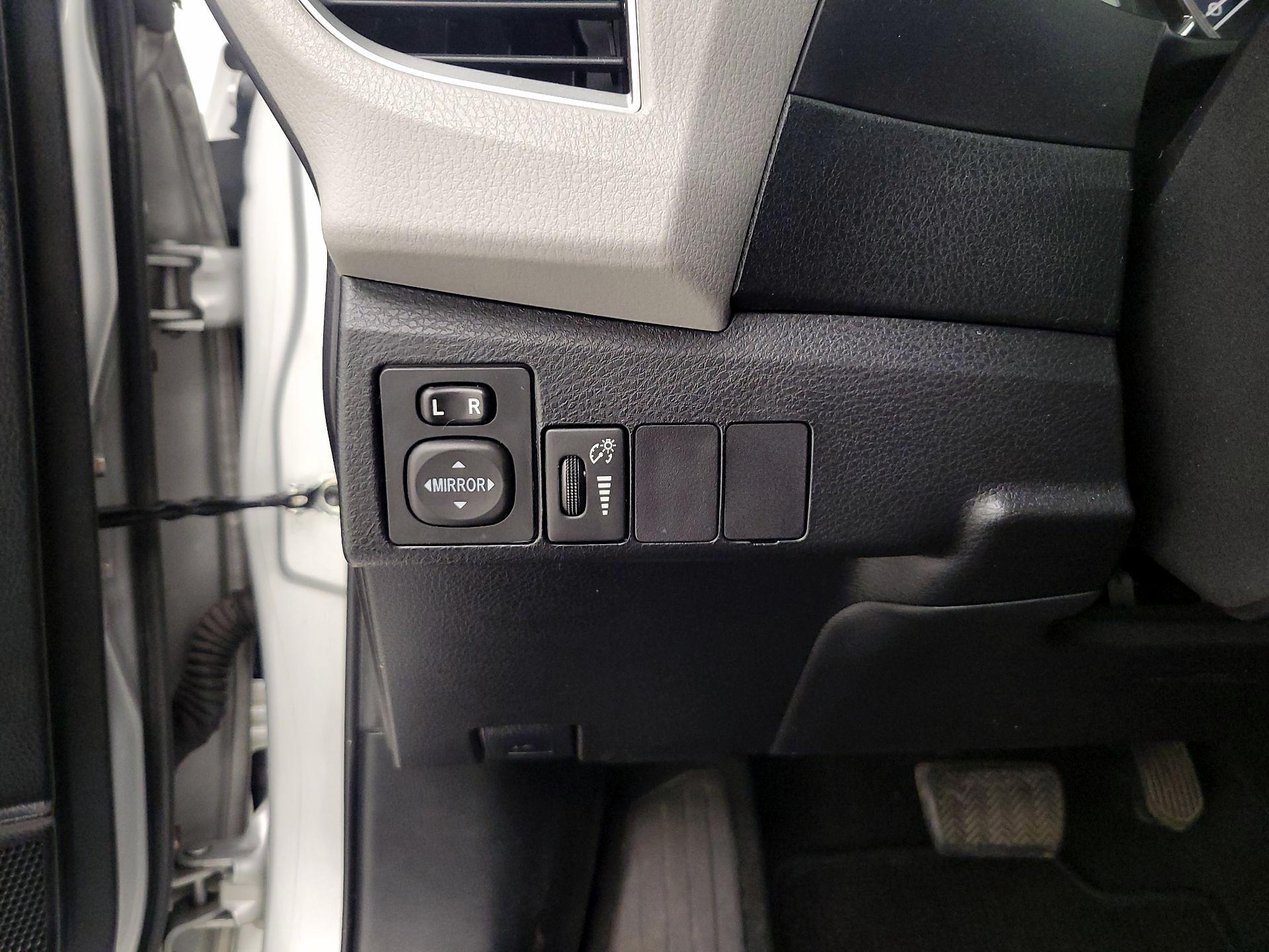 Thumbnail: 2014 Toyota Corolla - 13