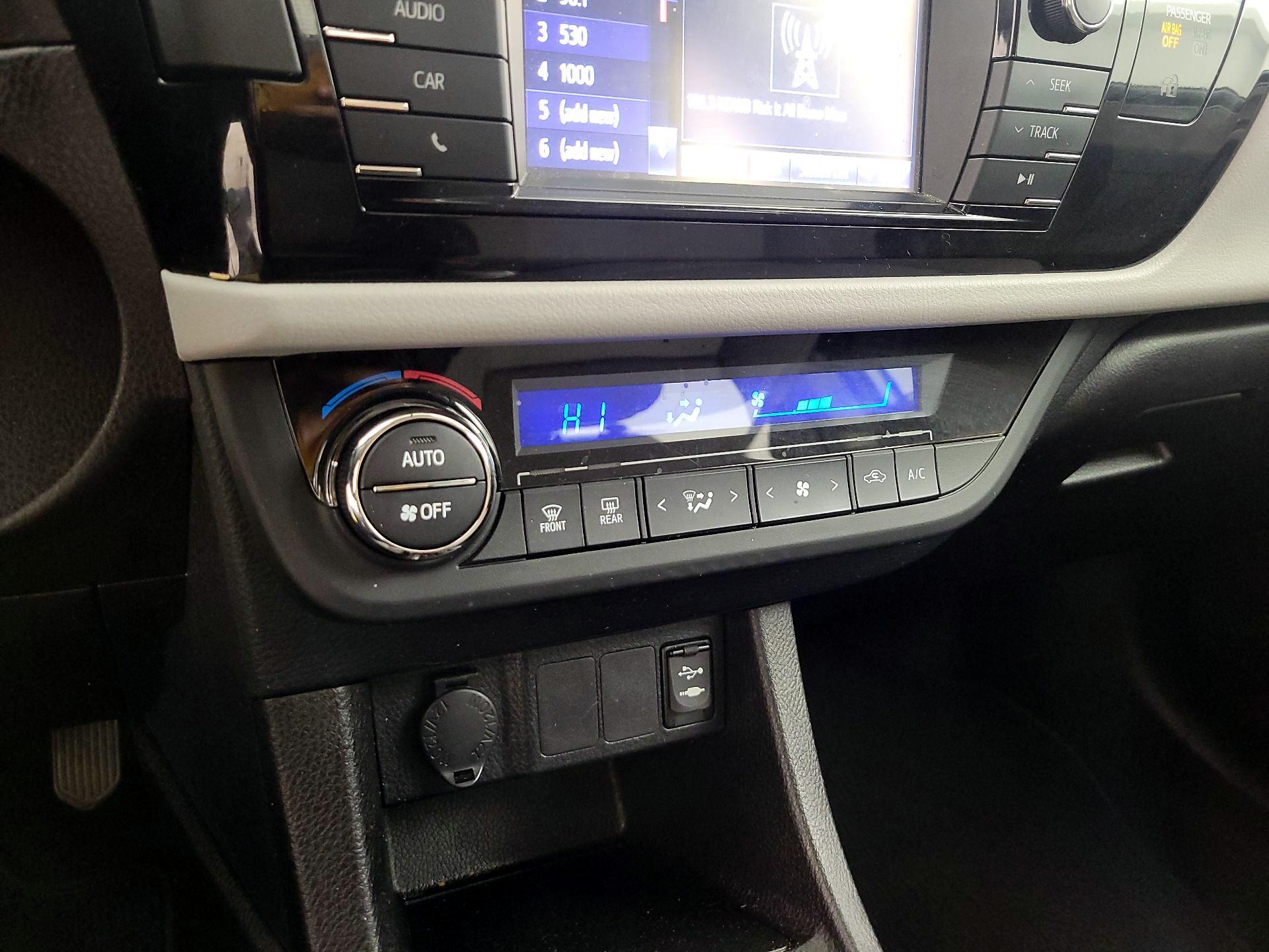 Thumbnail: 2014 Toyota Corolla - 16