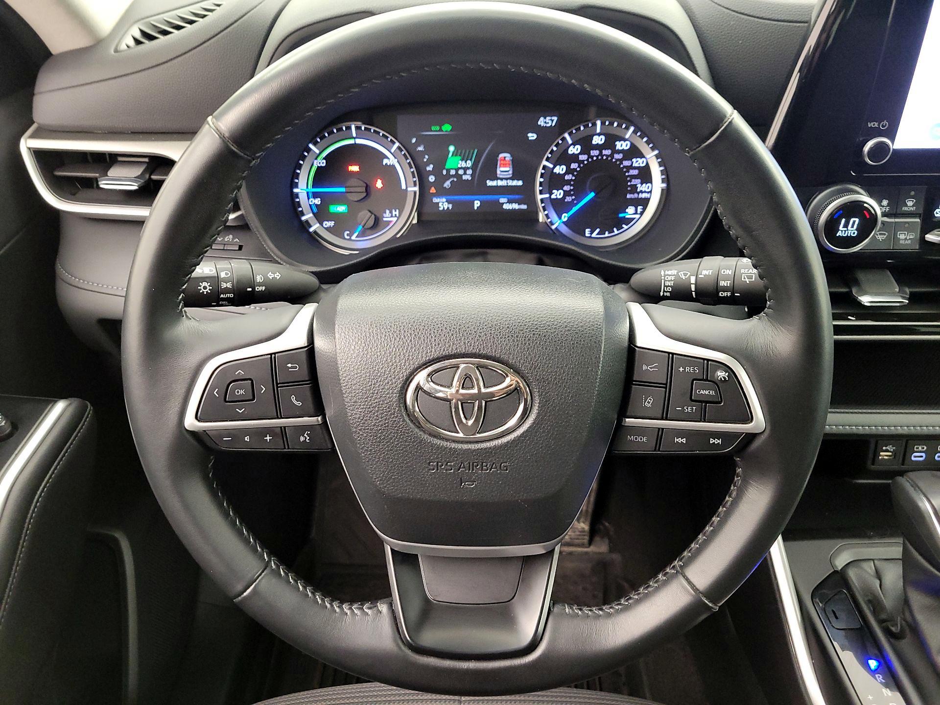 Thumbnail: 2023 Toyota Highlander - 10