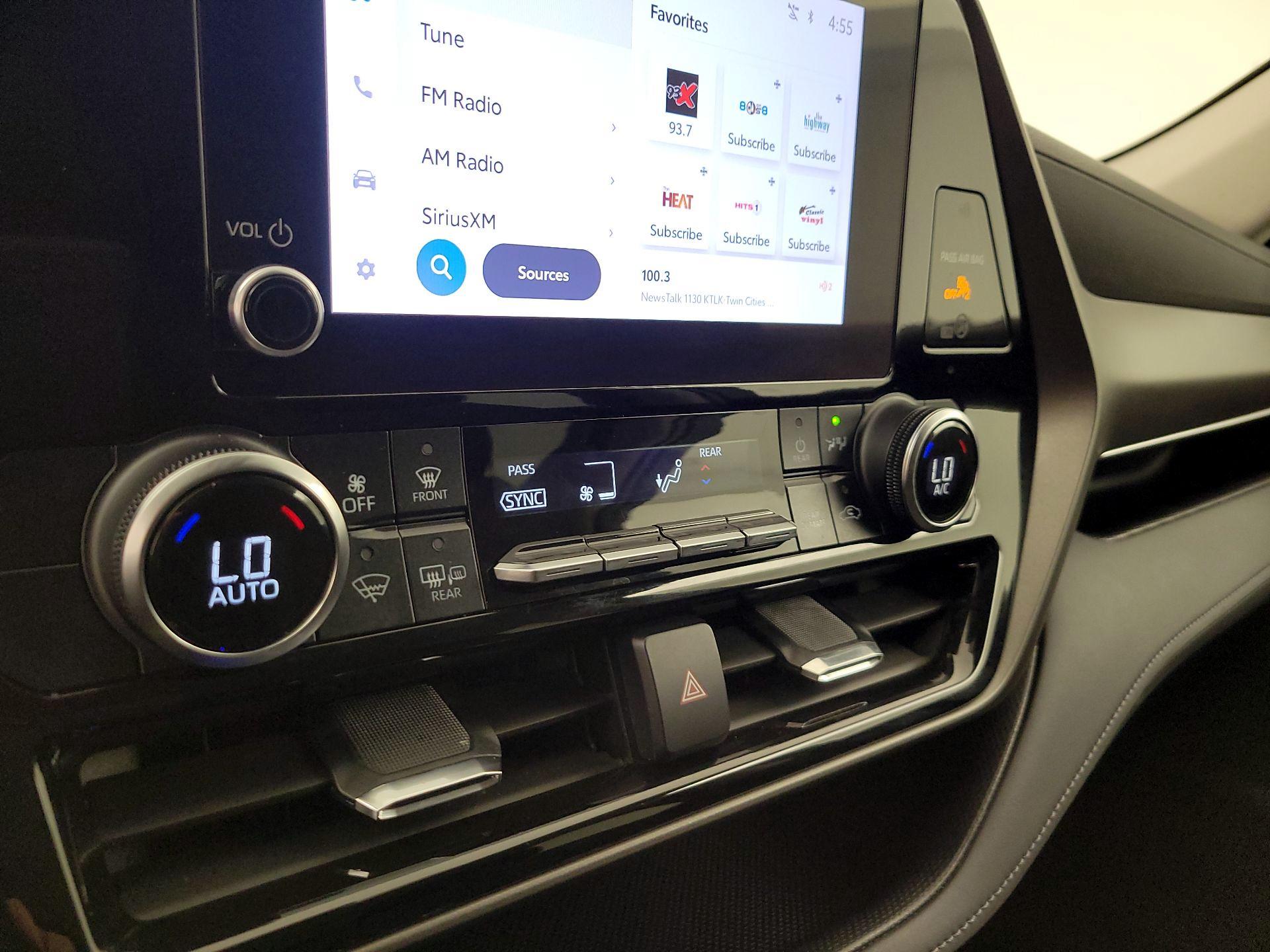 Thumbnail: 2023 Toyota Highlander - 16