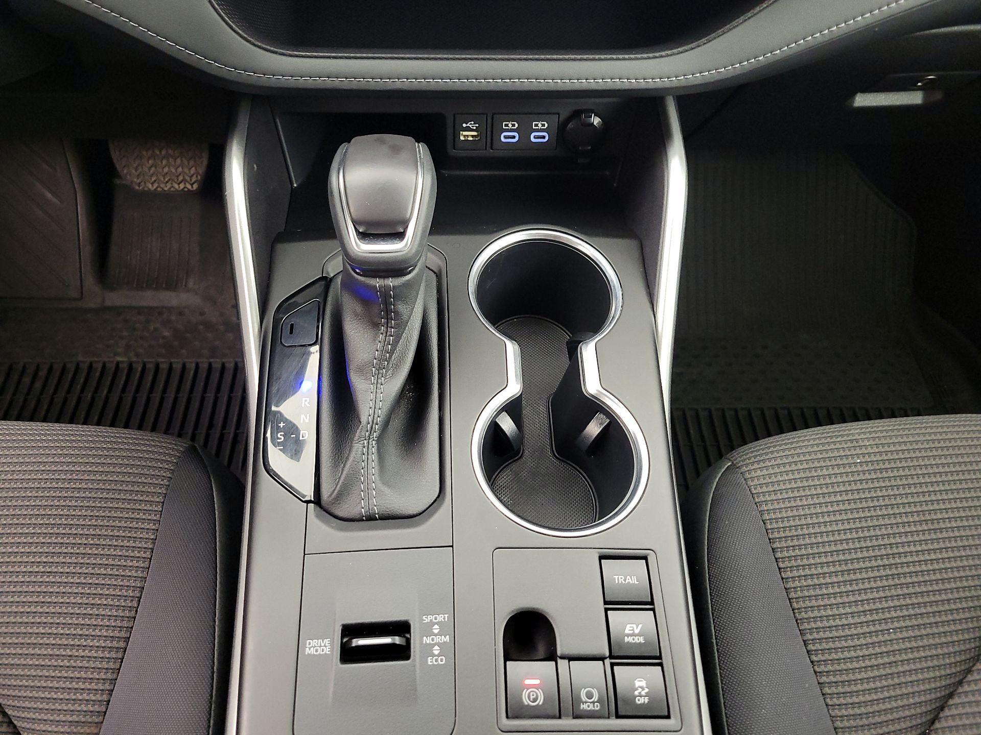 Thumbnail: 2023 Toyota Highlander - 17