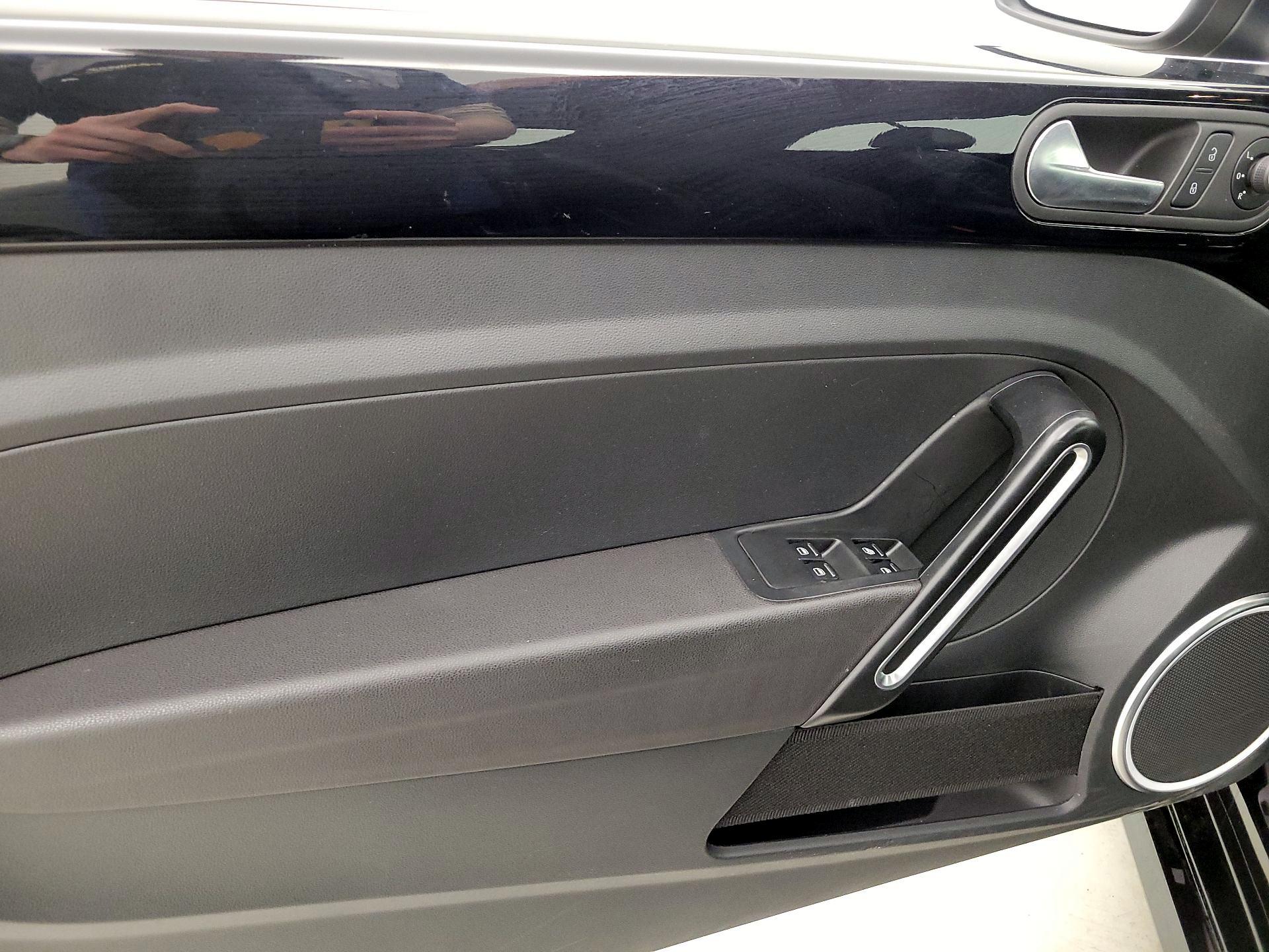 Thumbnail: 2019 Volkswagen Beetle - 12