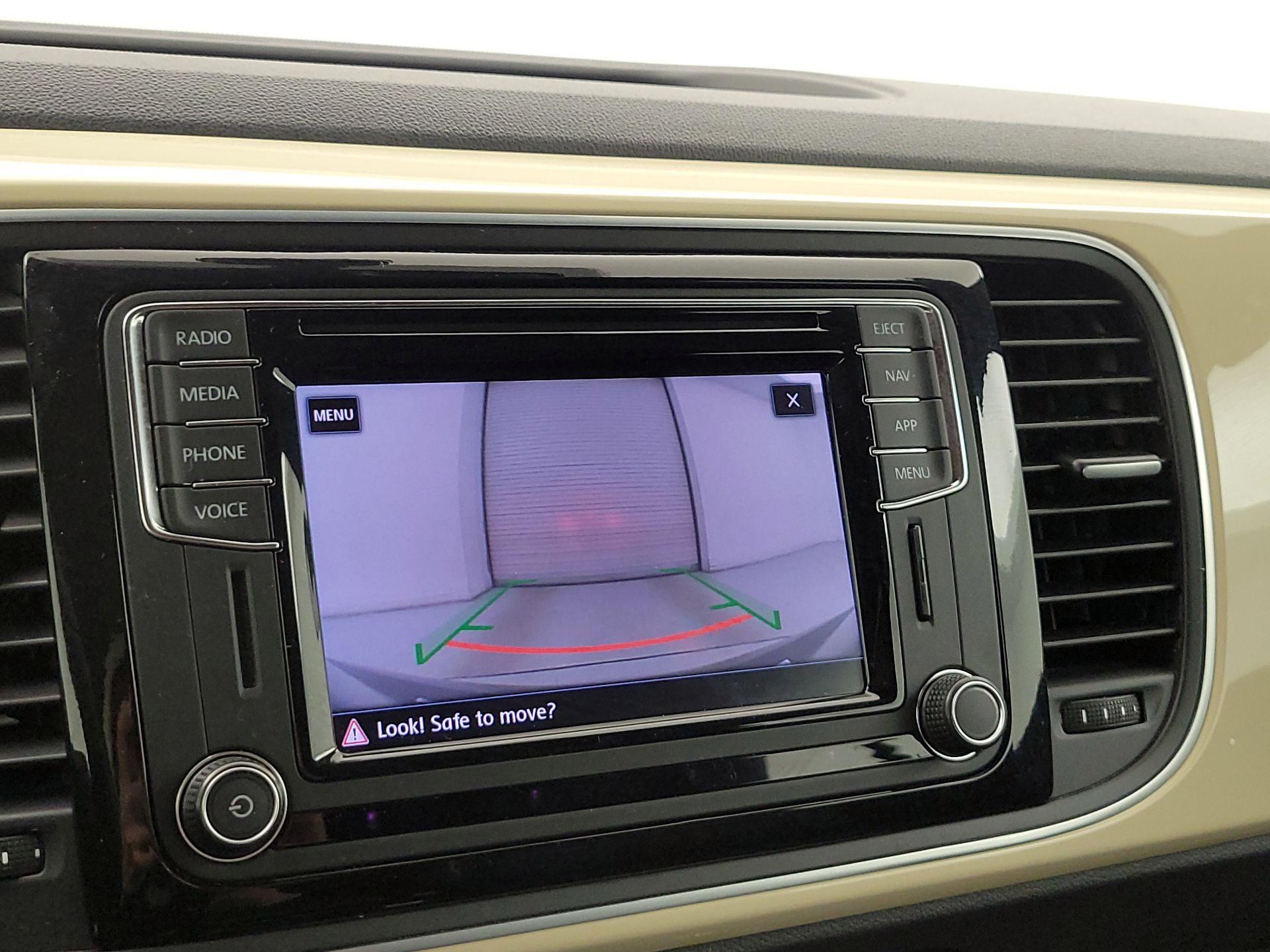 Thumbnail: 2019 Volkswagen Beetle - 15