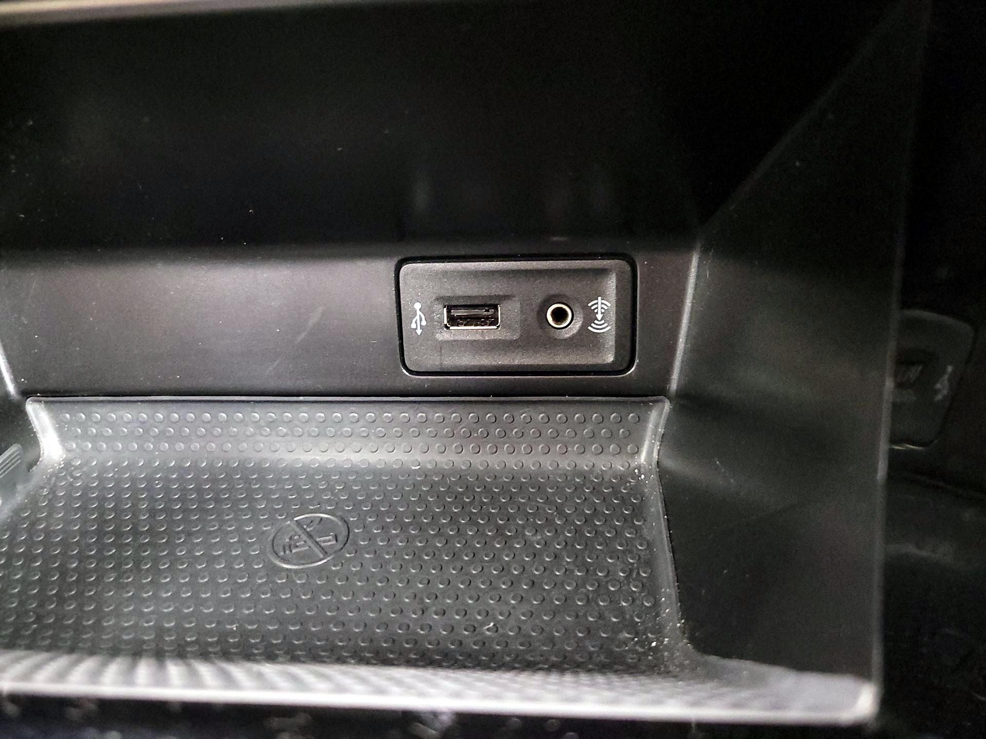 Thumbnail: 2019 Volkswagen Beetle - 19