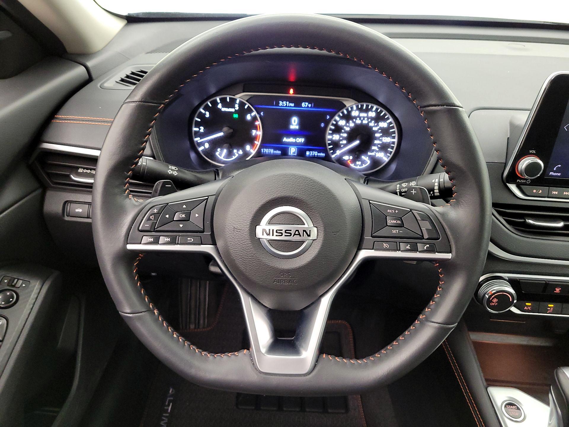 Thumbnail: 2022 Nissan Altima - 10