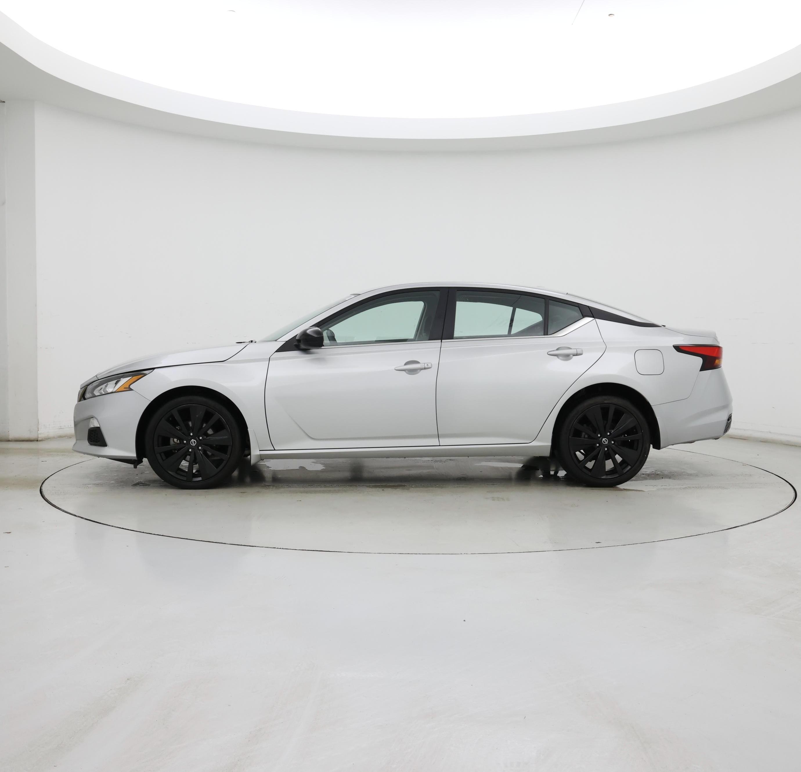 Thumbnail: 2022 Nissan Altima - 3