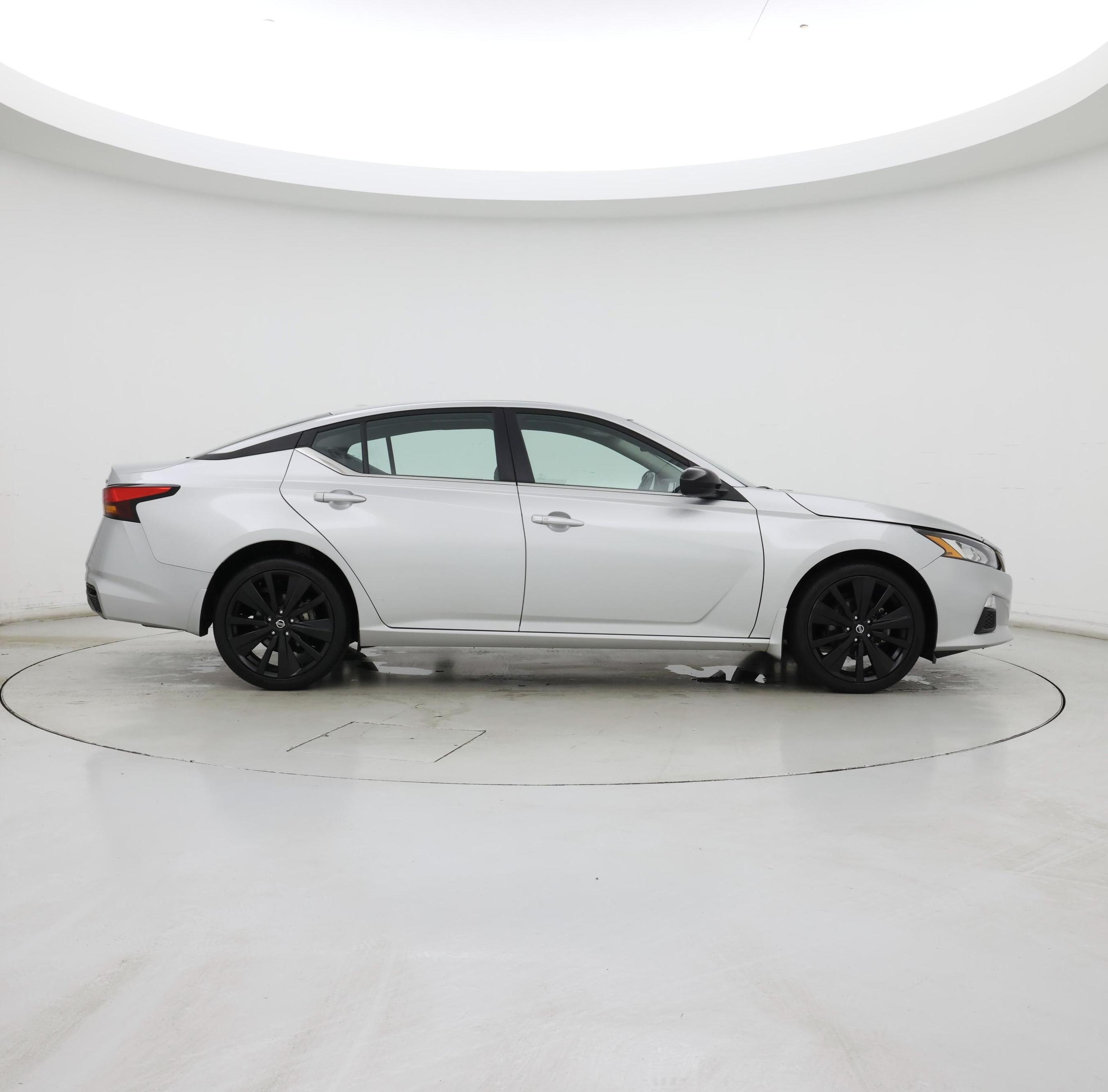 Thumbnail: 2022 Nissan Altima - 7