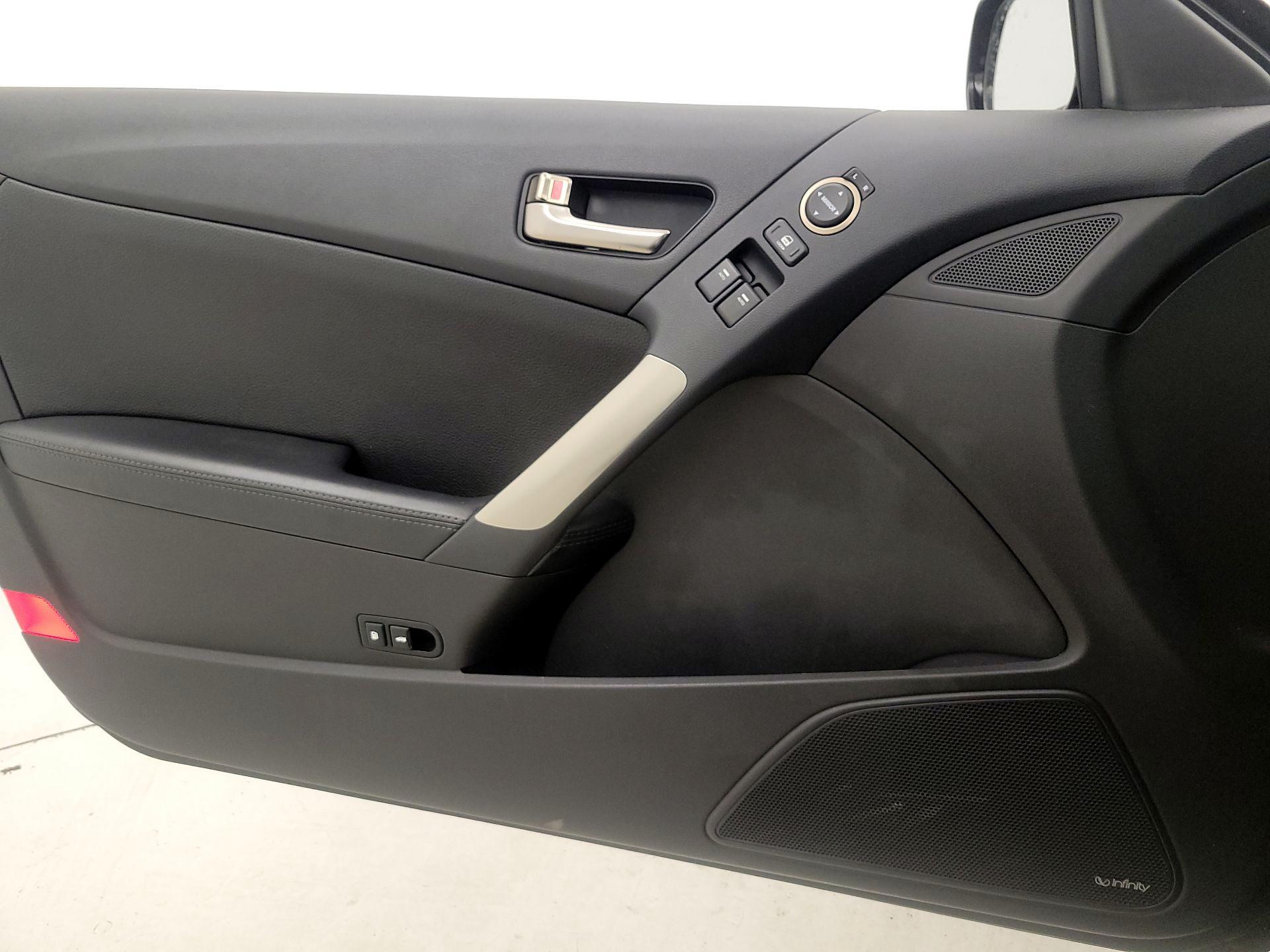 Thumbnail: 2015 Hyundai Genesis - 12