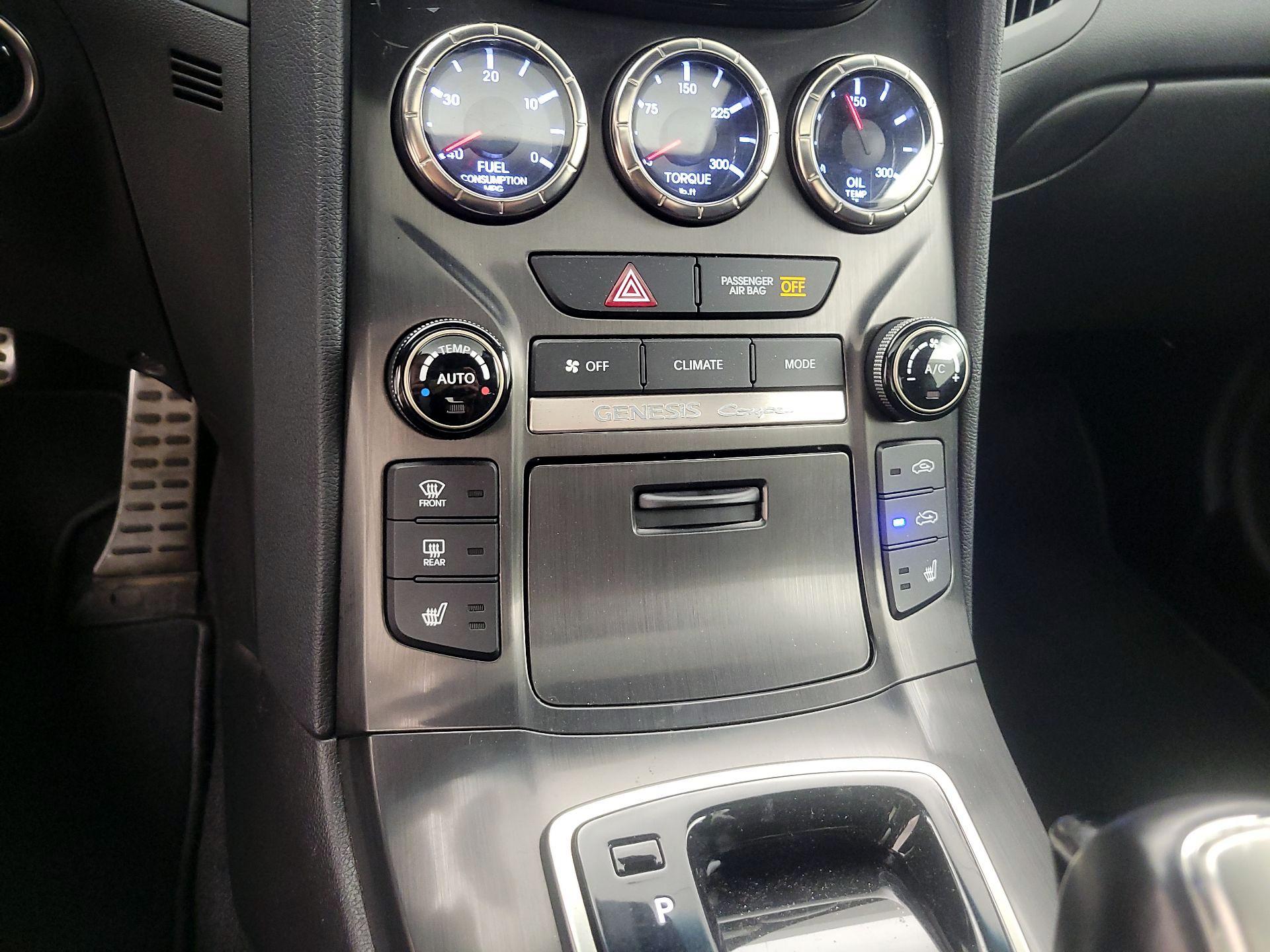 Thumbnail: 2015 Hyundai Genesis - 16