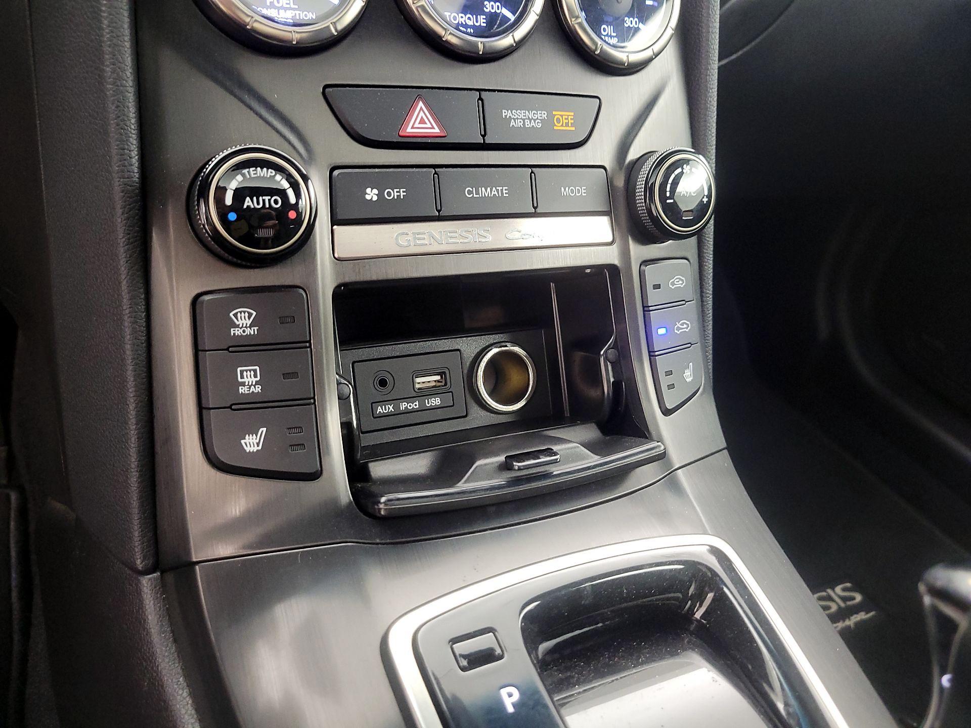 Thumbnail: 2015 Hyundai Genesis - 18