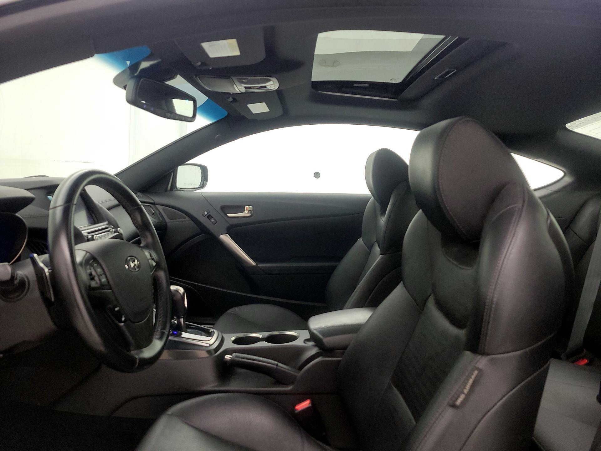 Thumbnail: 2015 Hyundai Genesis - 19