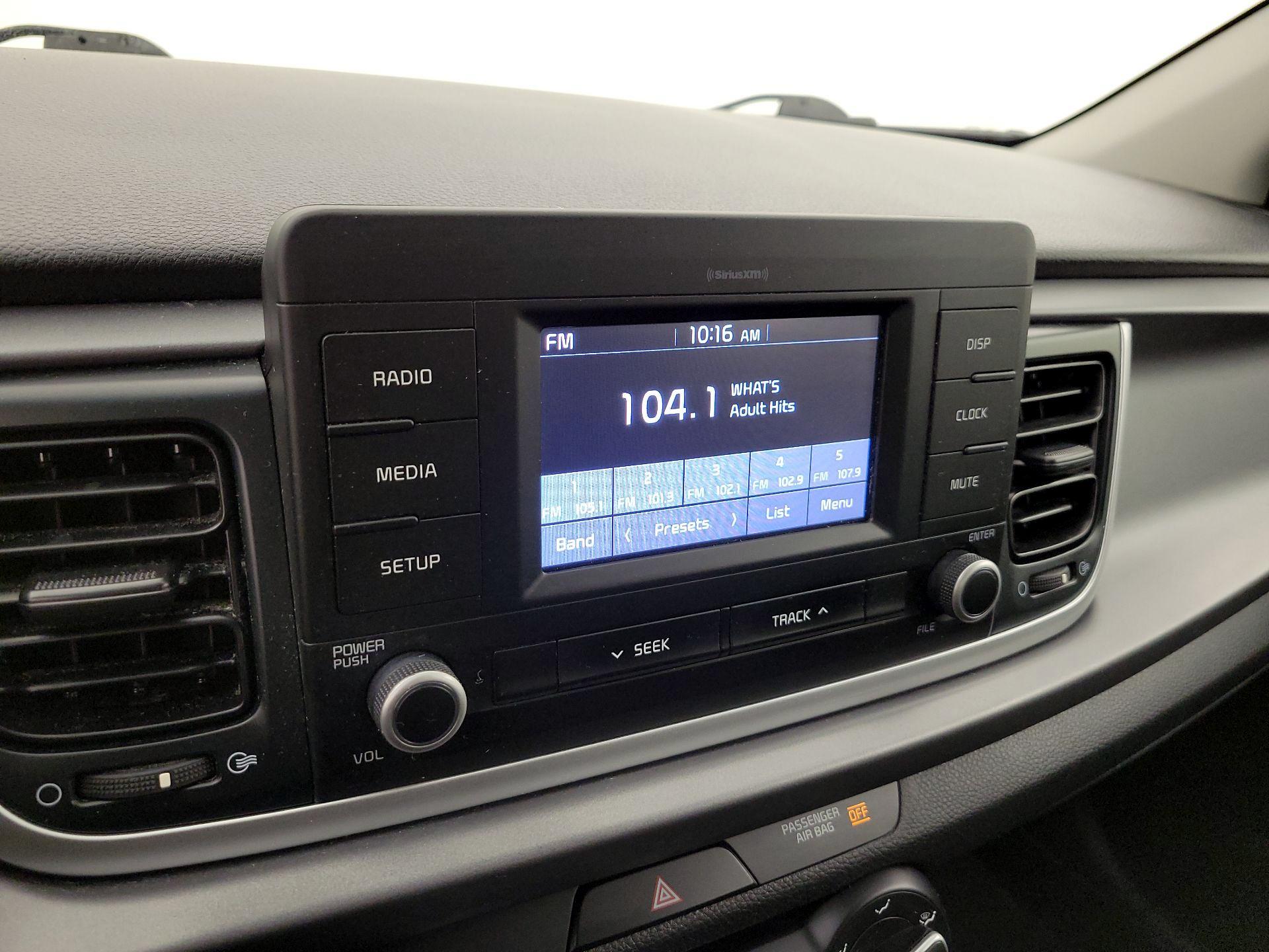 Thumbnail: 2018 Kia Rio - 15