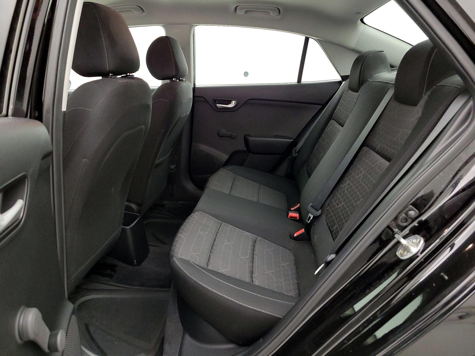 Thumbnail: 2018 Kia Rio - 19