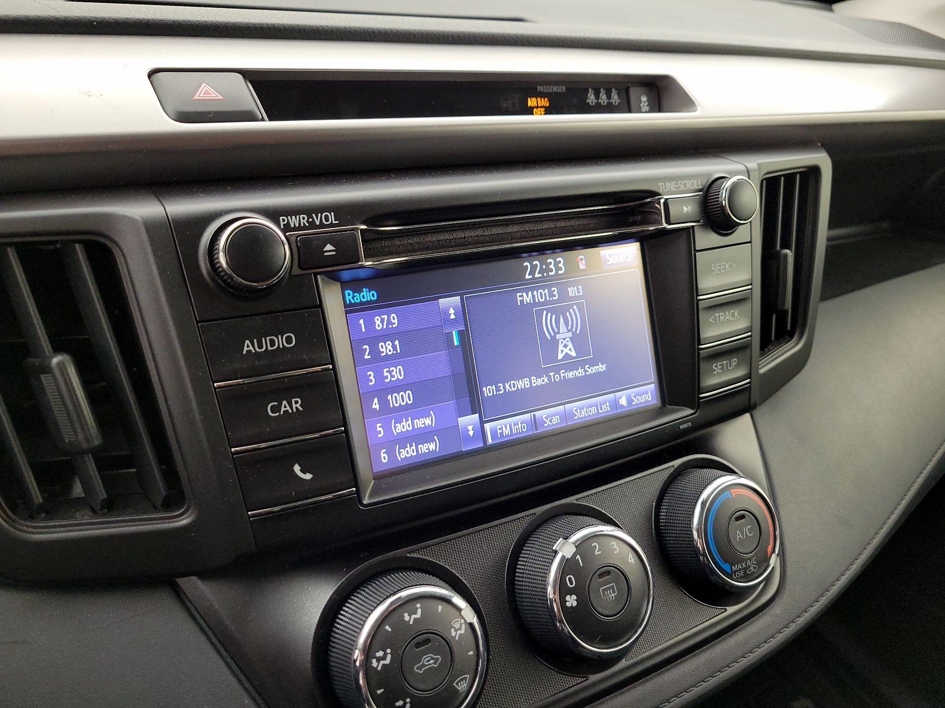 Thumbnail: 2018 Toyota RAV4 - 15