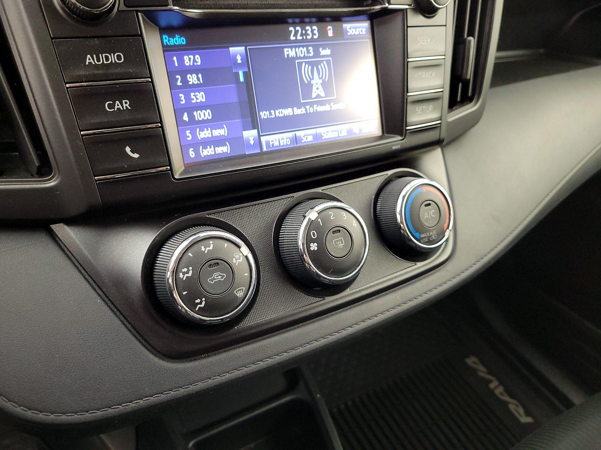 Thumbnail: 2018 Toyota RAV4 - 16