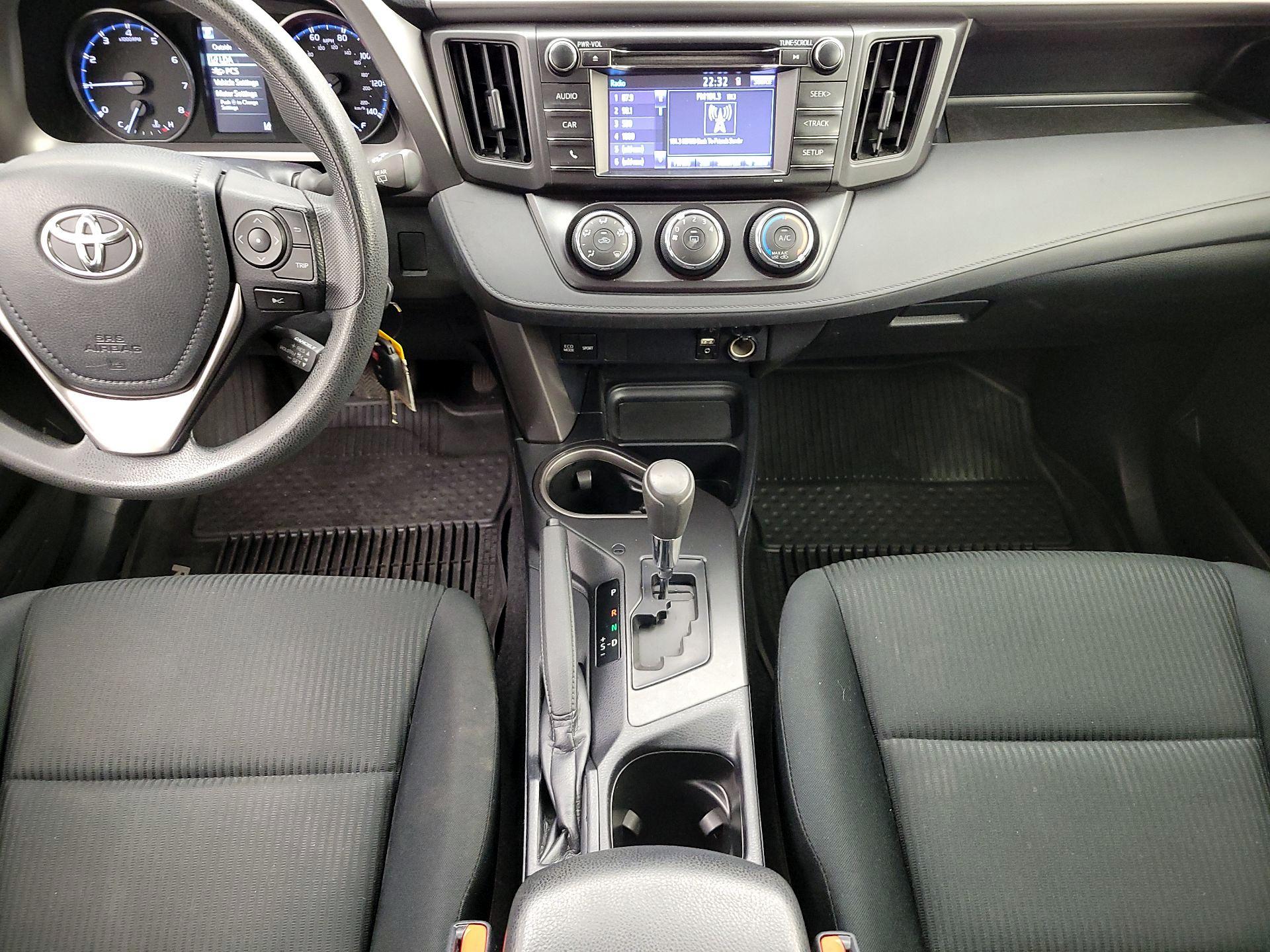 Thumbnail: 2018 Toyota RAV4 - 17