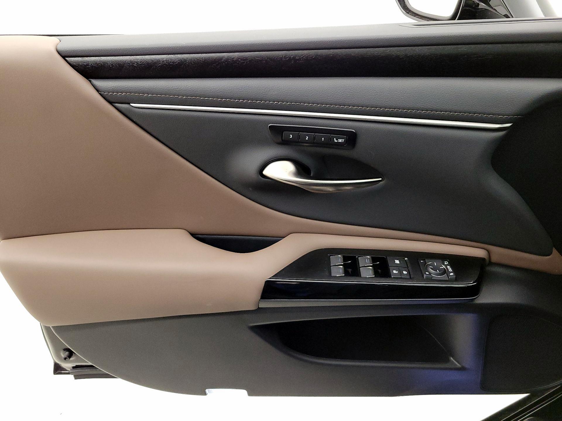 Thumbnail: 2024 Lexus ES - 12