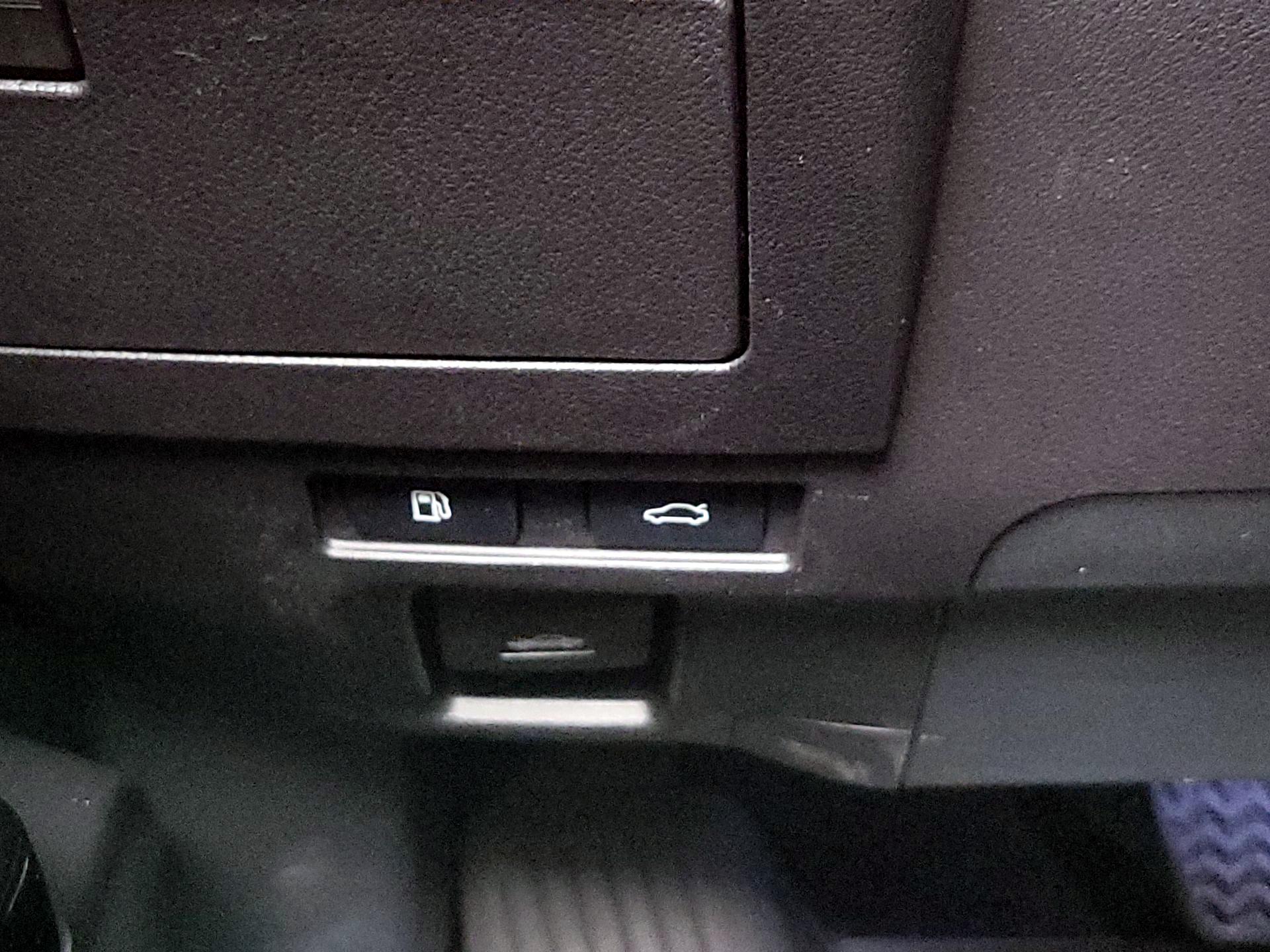 Thumbnail: 2024 Lexus ES - 13