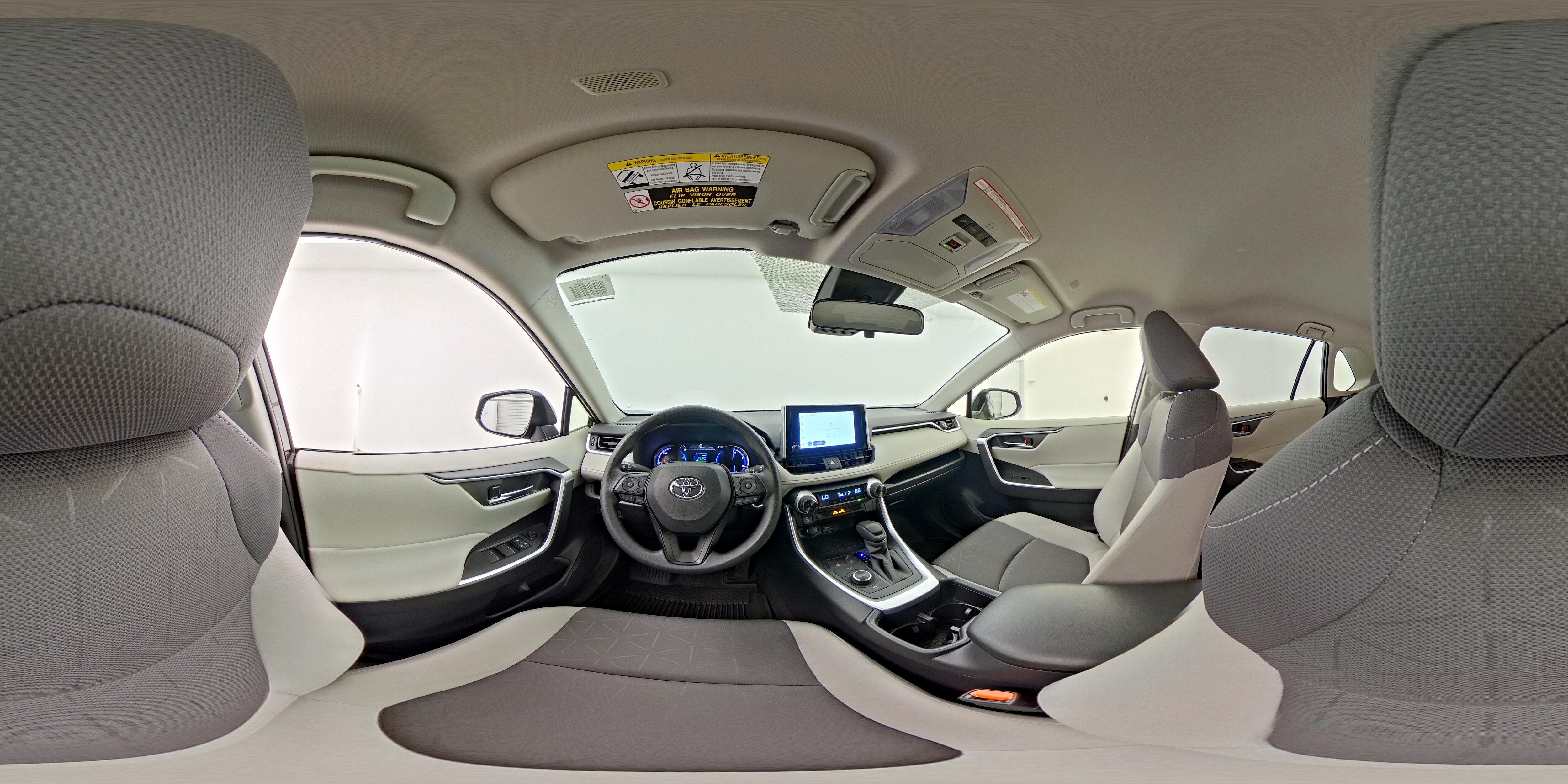 2025 Toyota RAV4 XLE - Photo 27