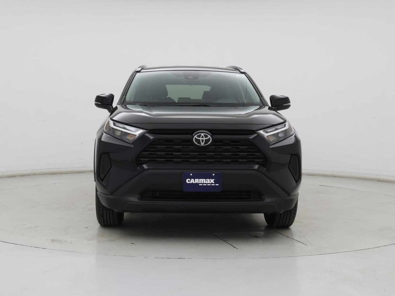2025 Toyota RAV4 XLE - Photo 6