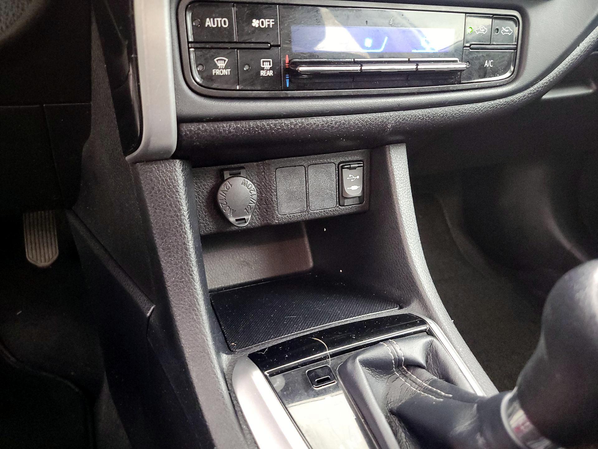 Thumbnail: 2018 Toyota Corolla - 18