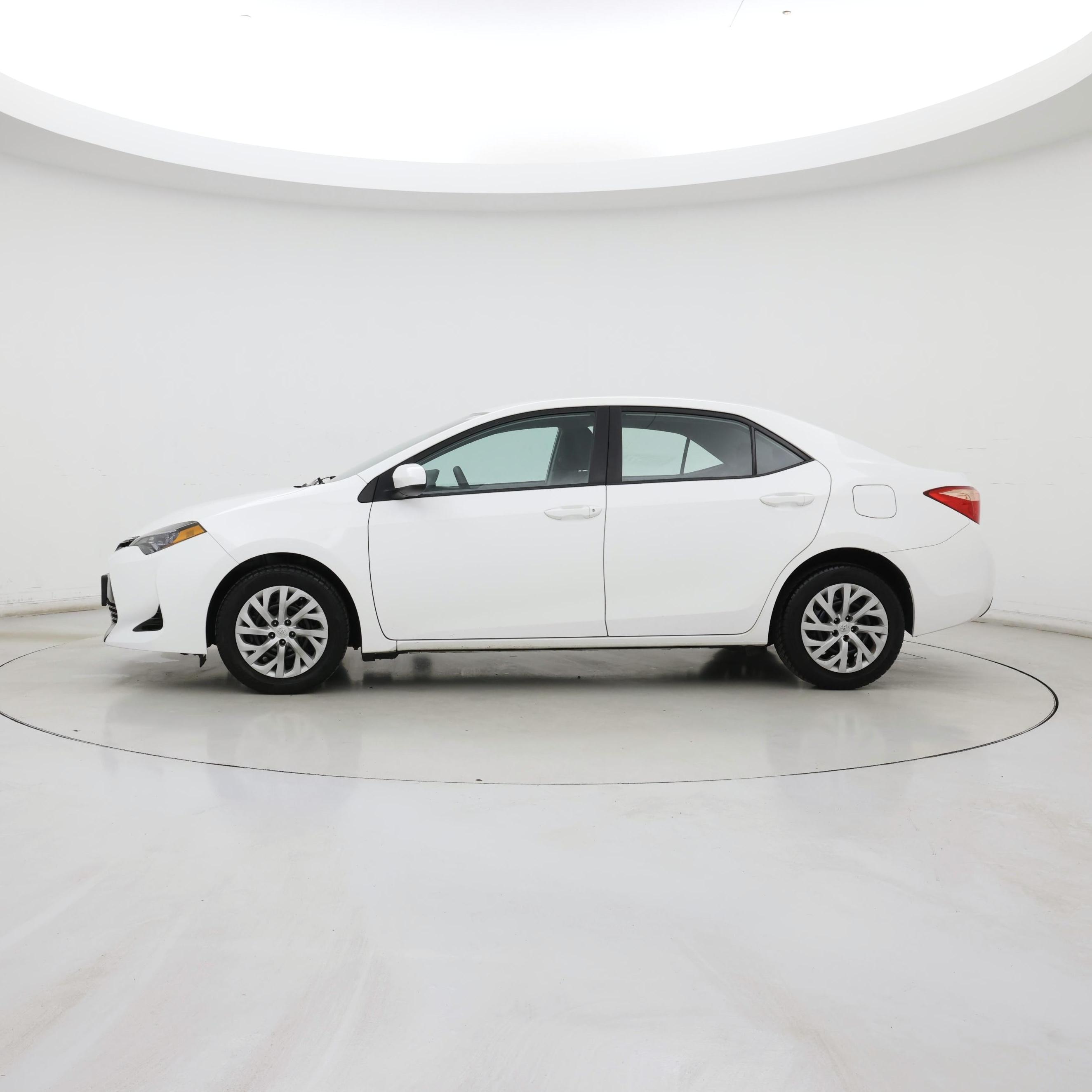 Thumbnail: 2018 Toyota Corolla - 3