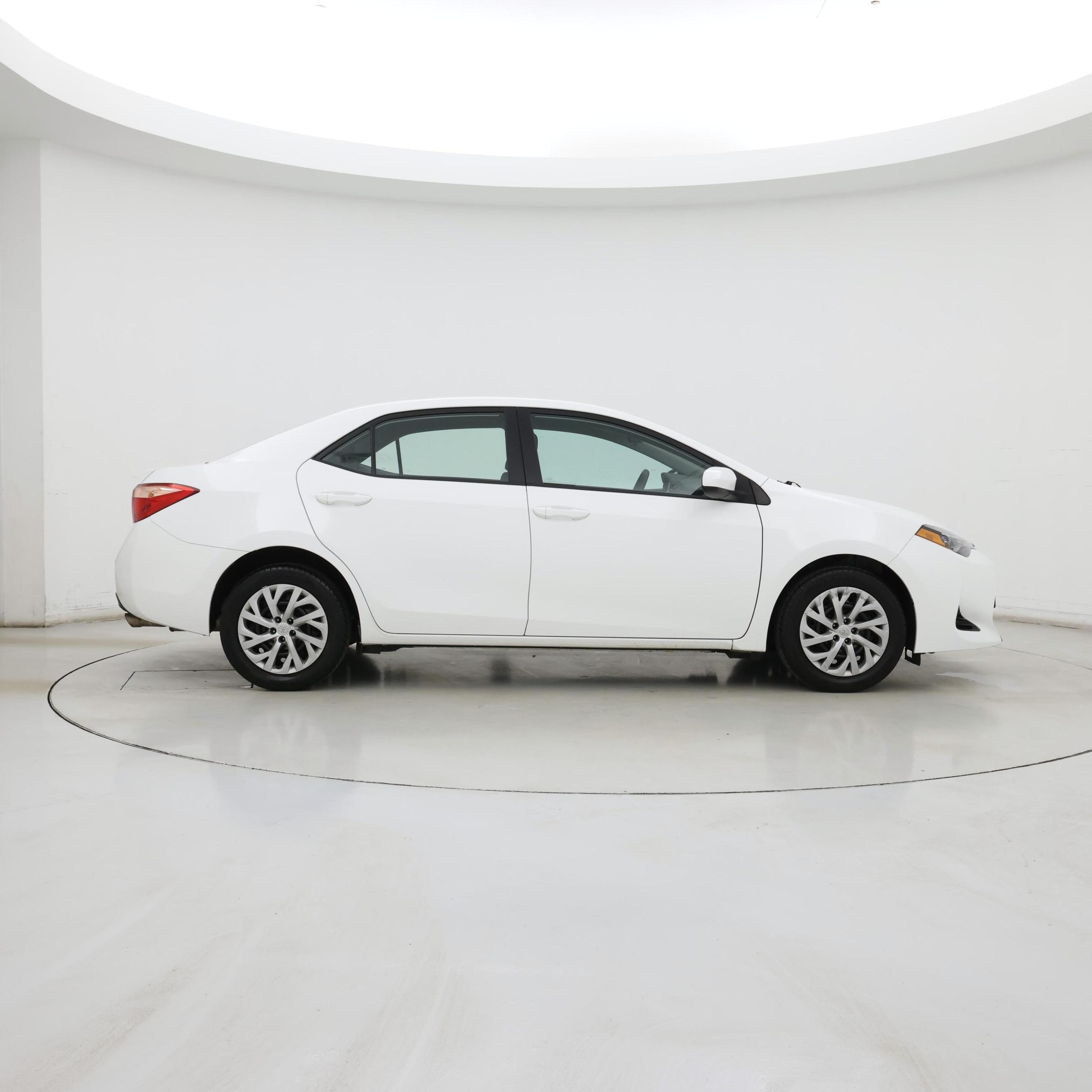 Thumbnail: 2018 Toyota Corolla - 7