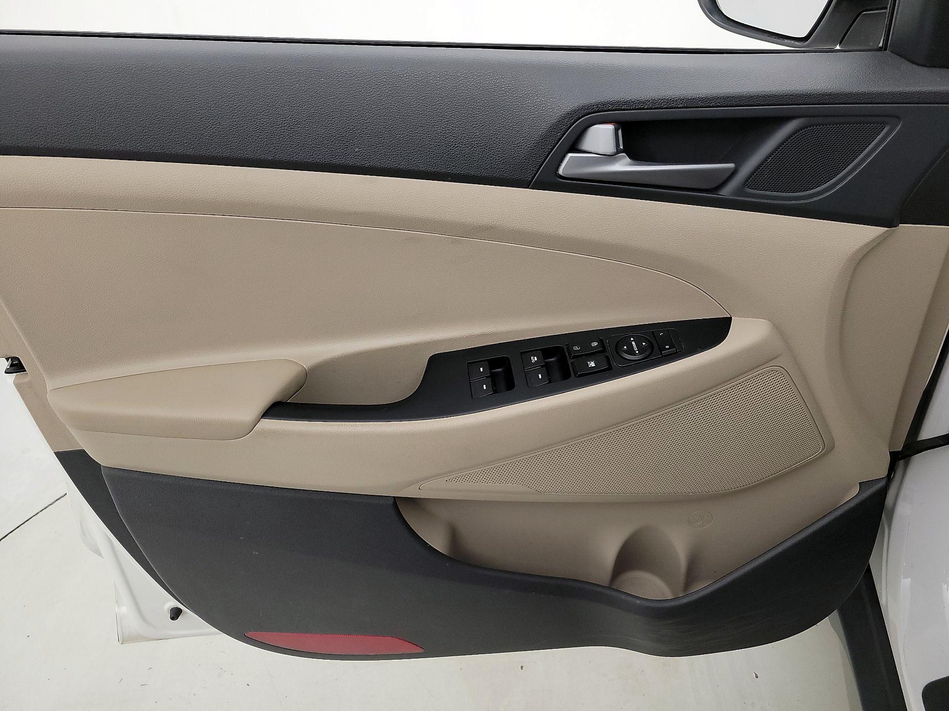 Thumbnail: 2017 Hyundai Tucson - 12