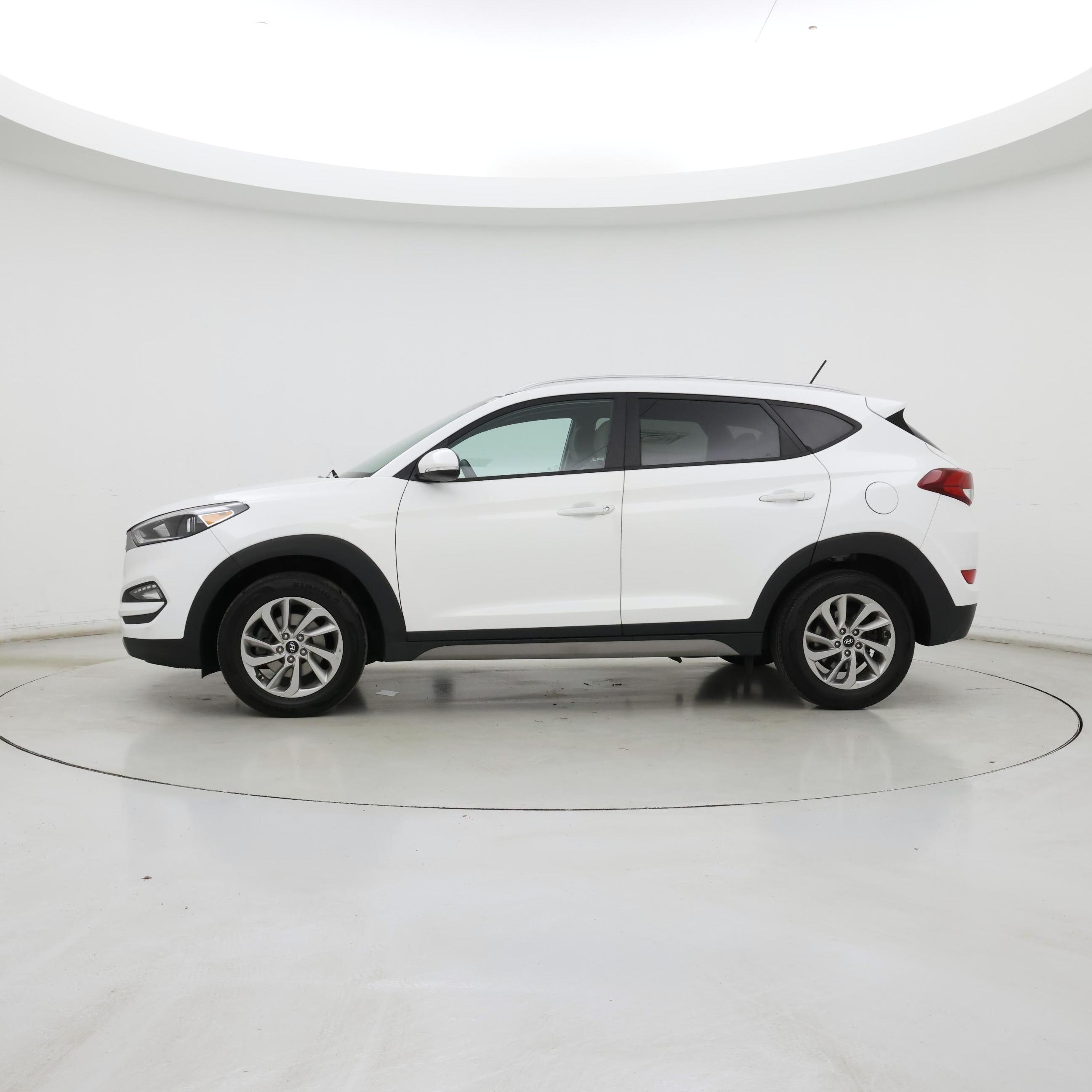 Thumbnail: 2017 Hyundai Tucson - 3